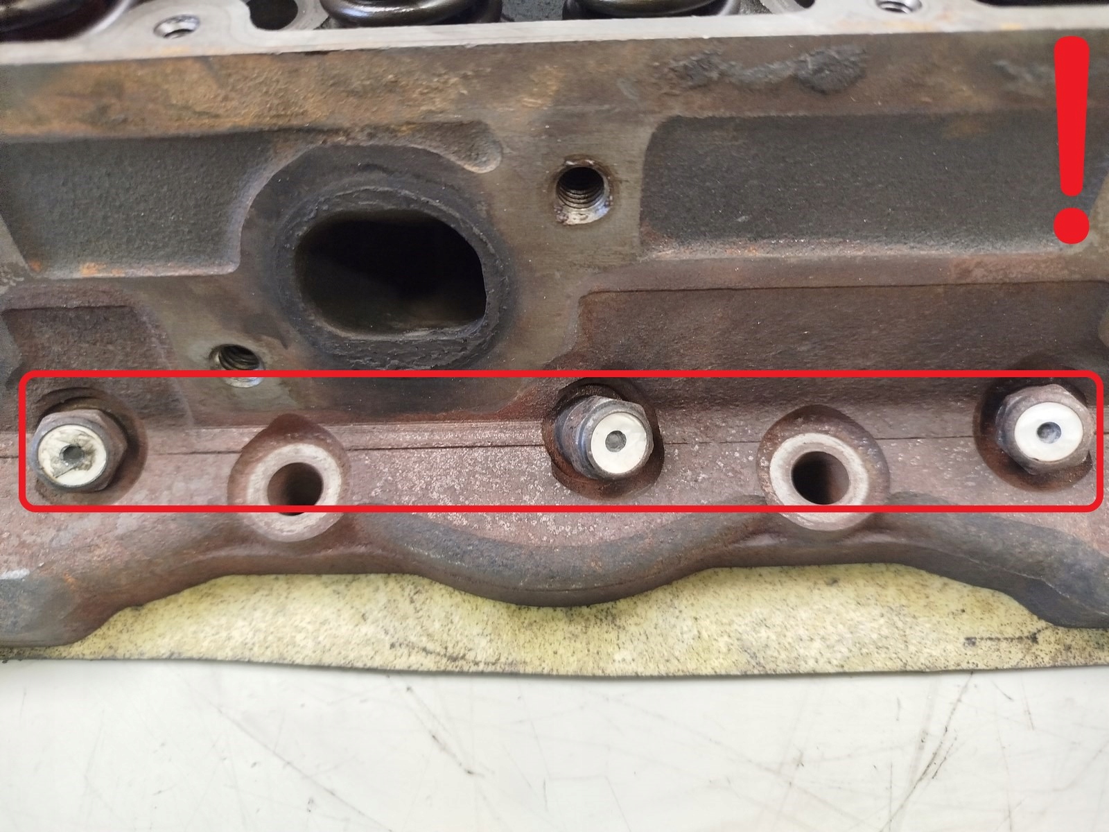 glava motora Pontiac 24503743 3.8 V6 2