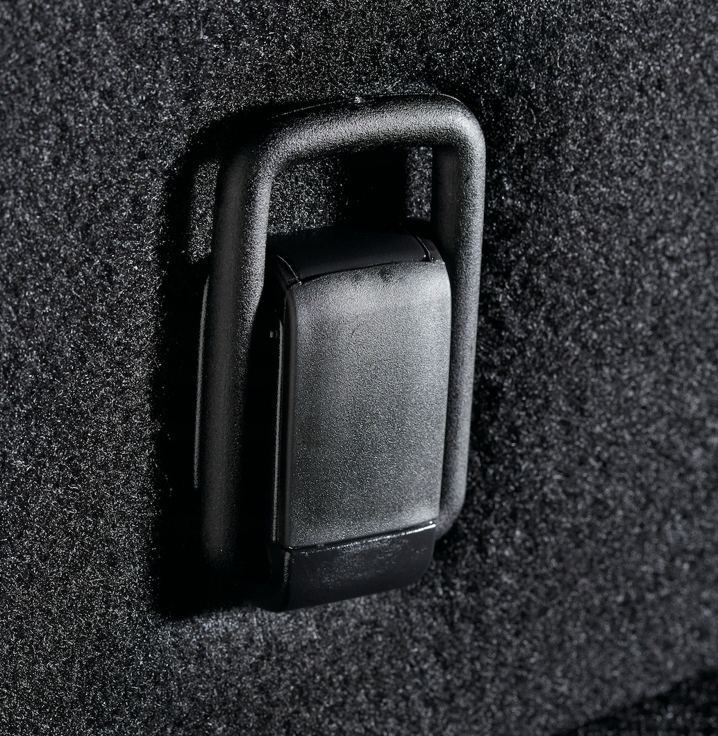 ZACZEPY MOCOWANIE BAGAŻU W BAGAŻNIKU MAZDA 3 BM