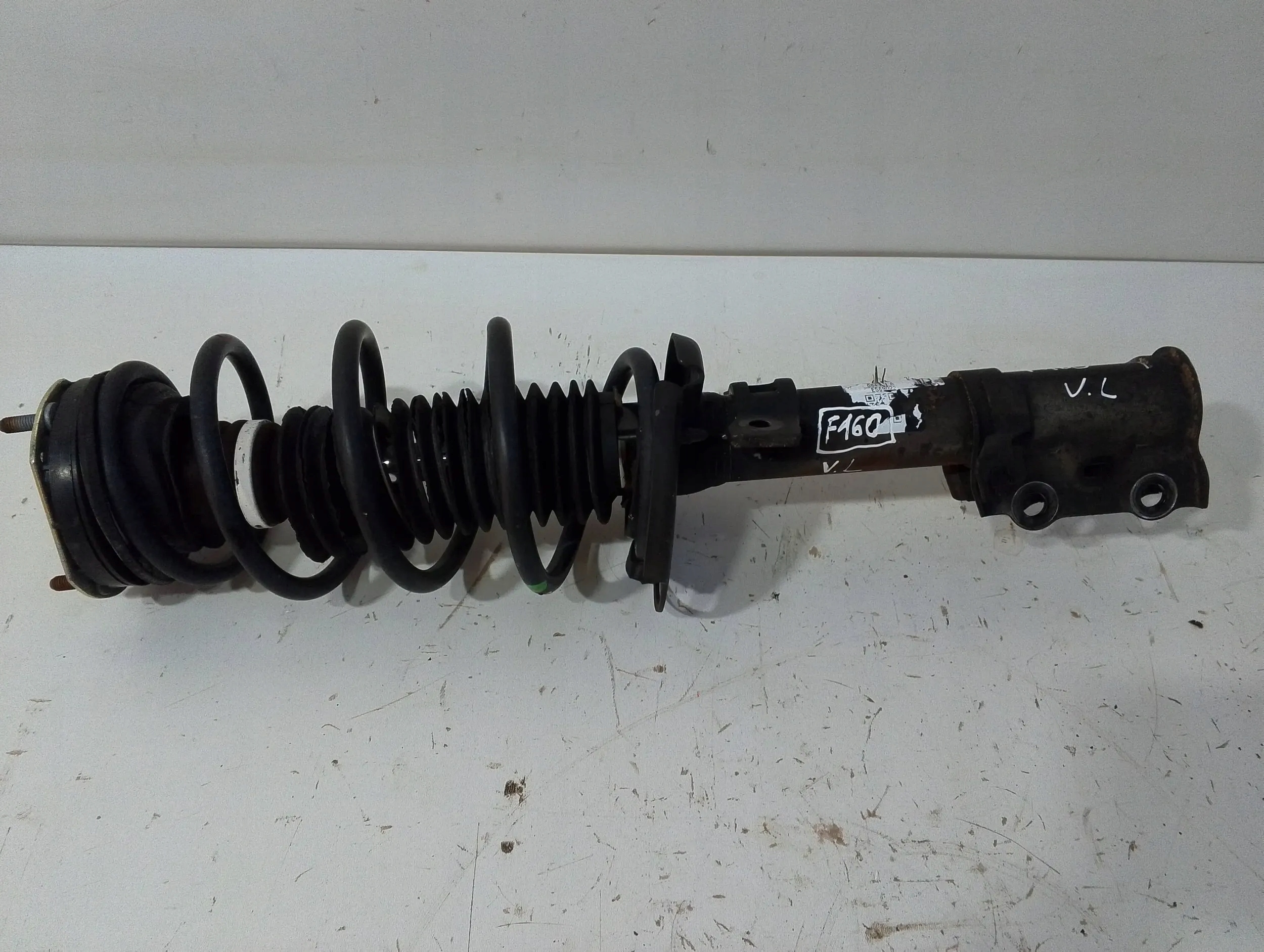 Ford Fiesta MK7 1,5 TDCI shock absorber front left (F160)