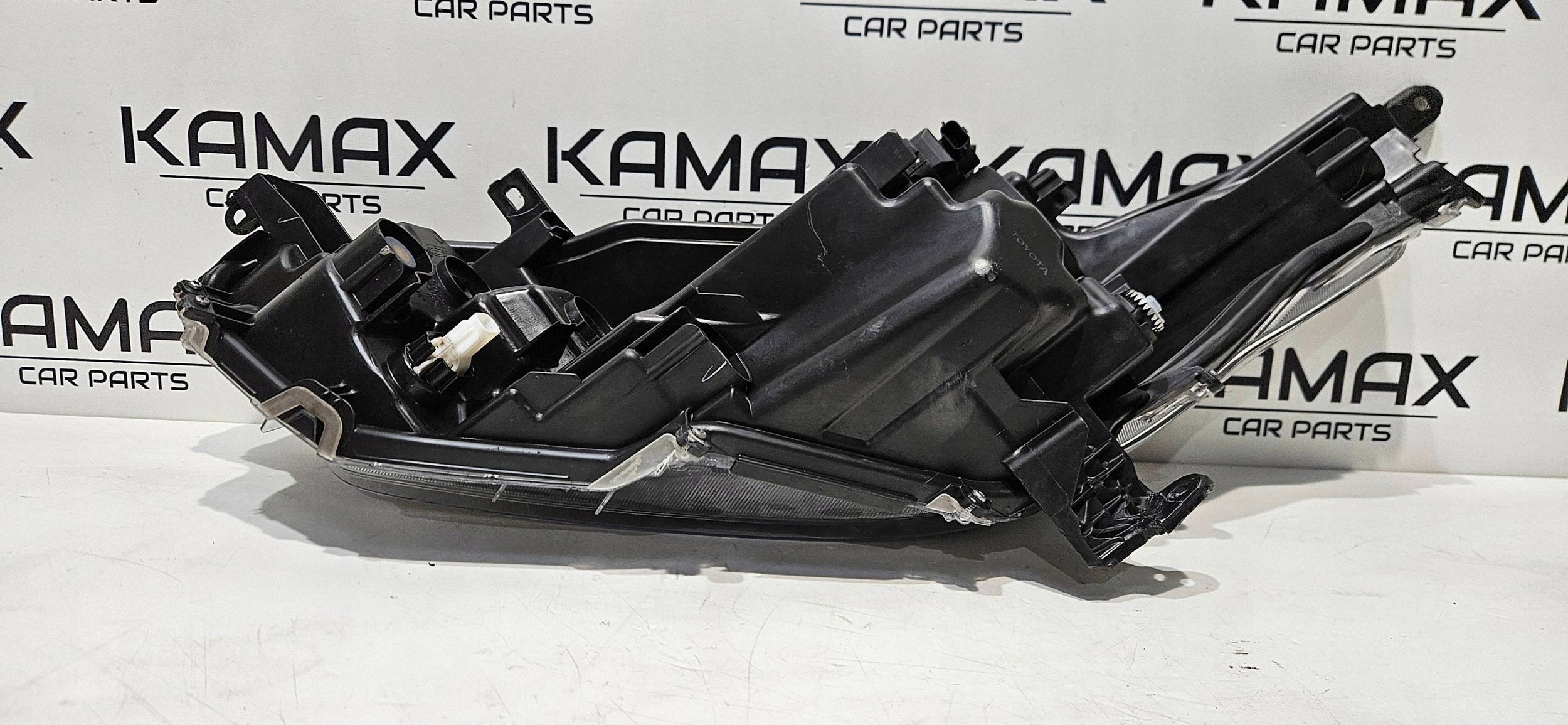 light right front lens TOYOTA YARIS IV 20- original KOITO K0-6