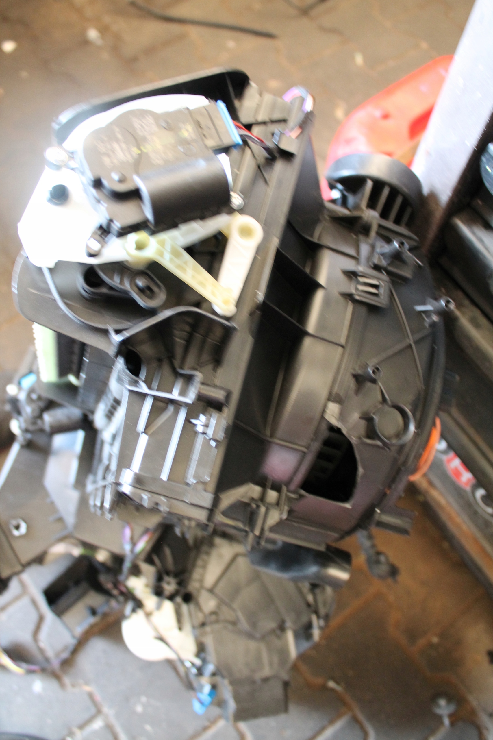 1618. heater SEAT 5WB816001B