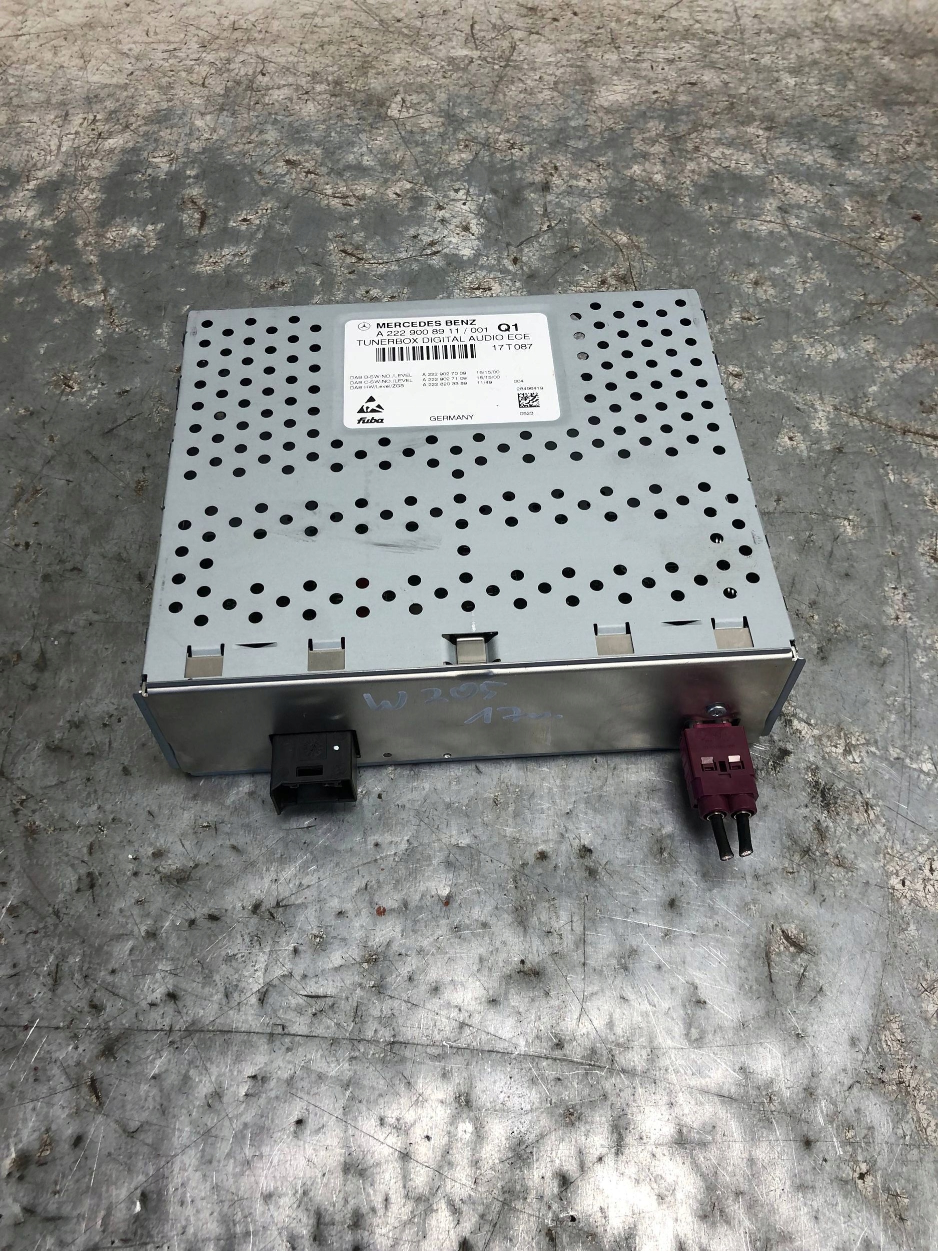 TUNER amplifier RADIA MERCEDES W205 A2229008911