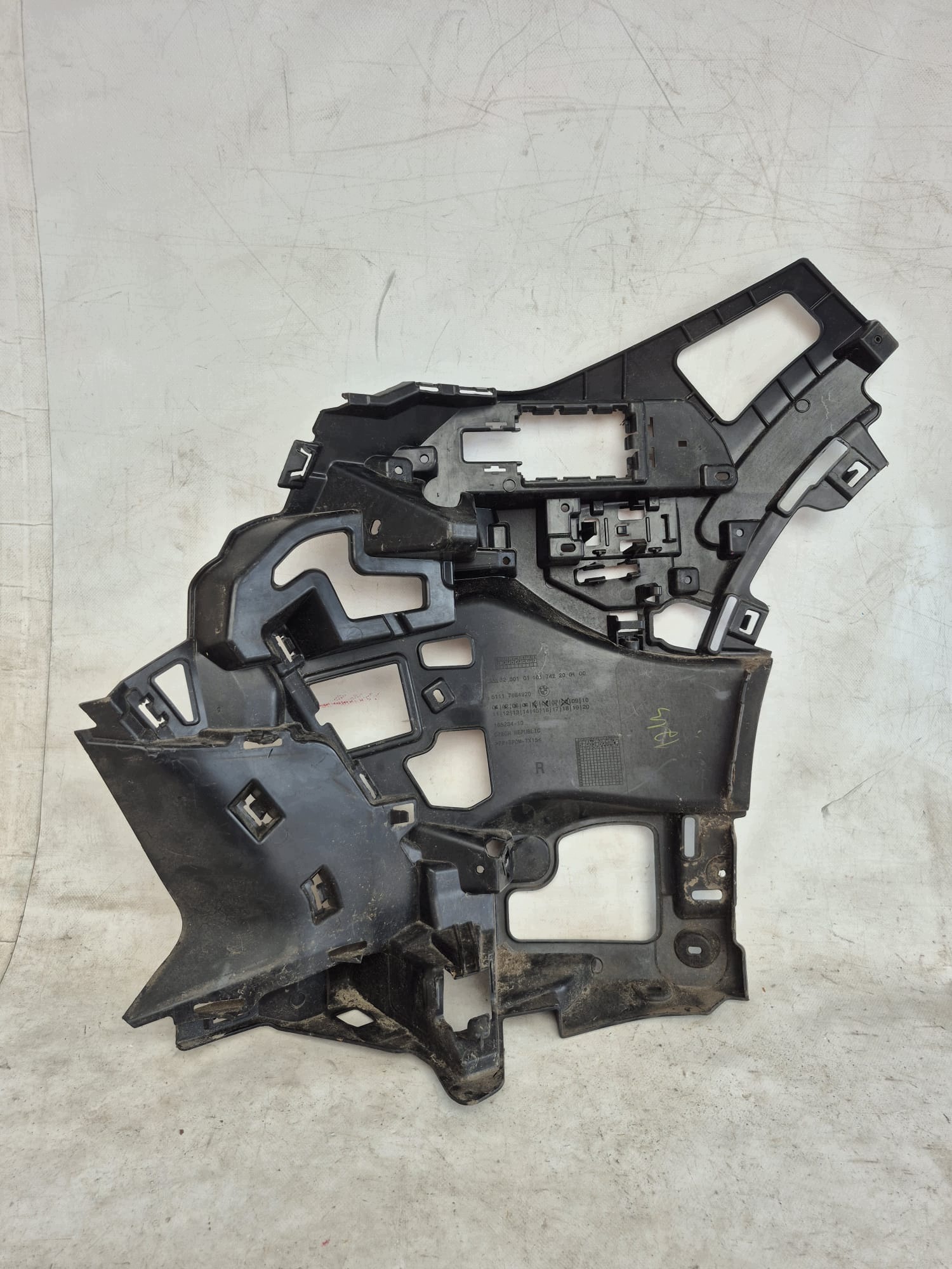 BMW X2 U10 support holder of a bumper right front front 51117884920