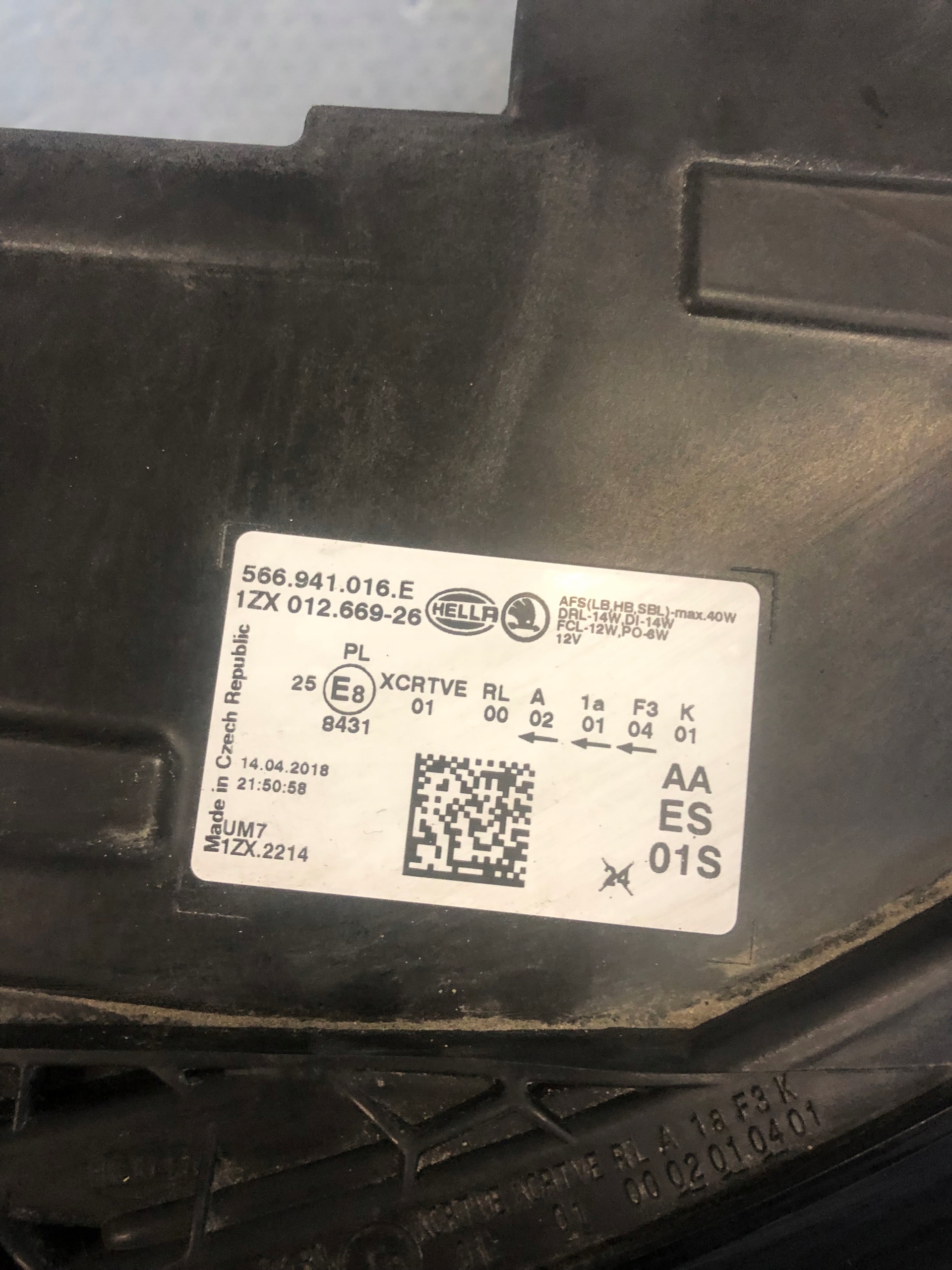 REFLEKTOR Droite SKODA KODIAQ FULL LED nr.000