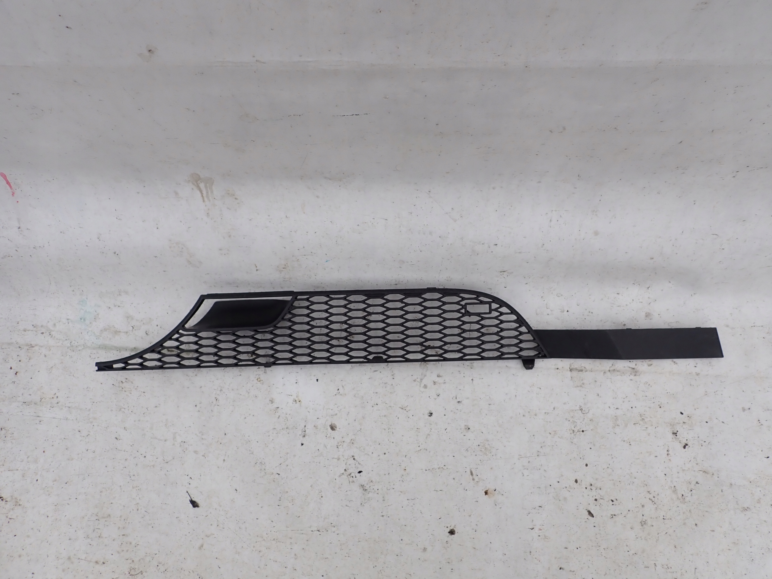 MERCEDES ACTROS MP3 grid right grille front