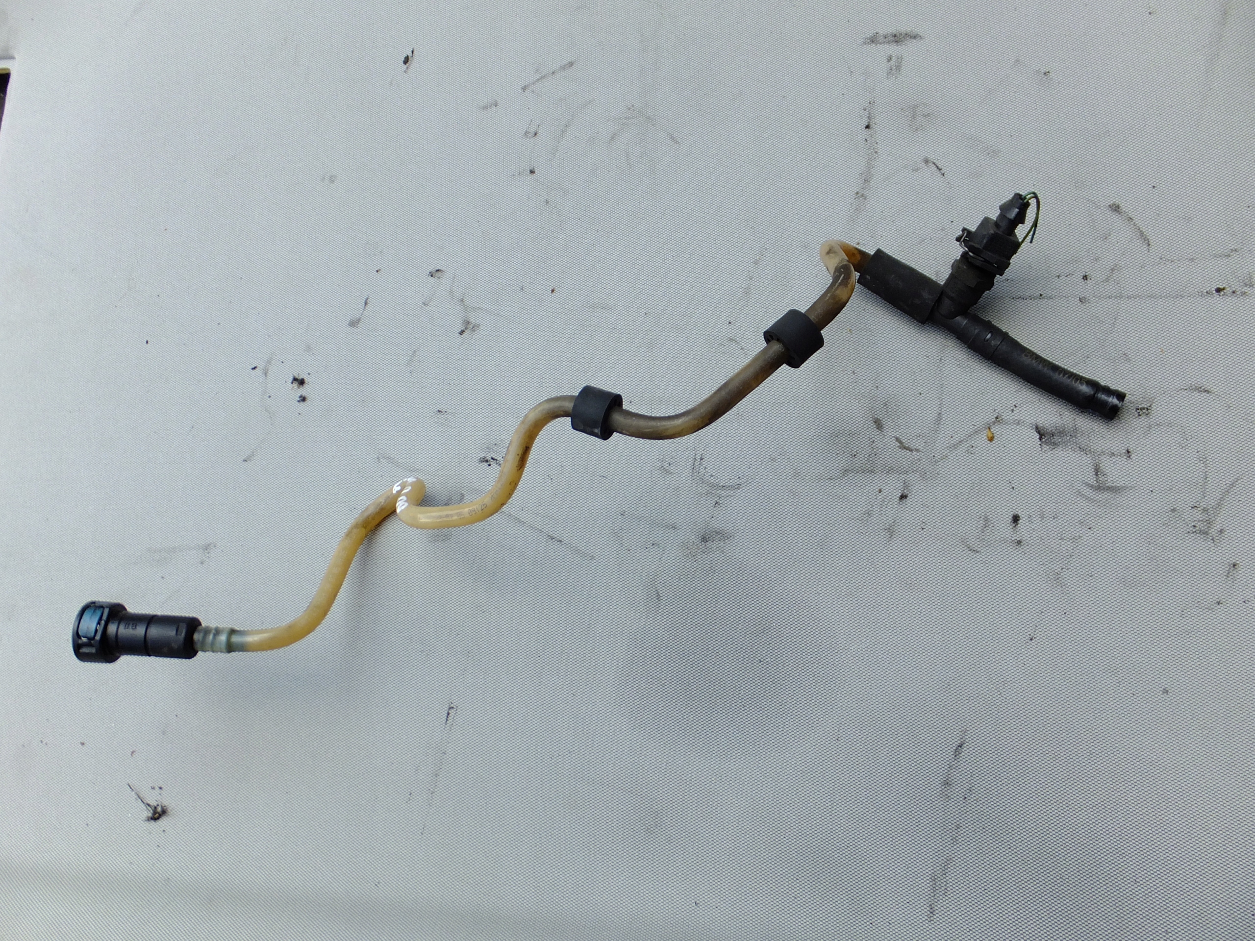 fuel line bmw e90 2,0 d 163km 2007r