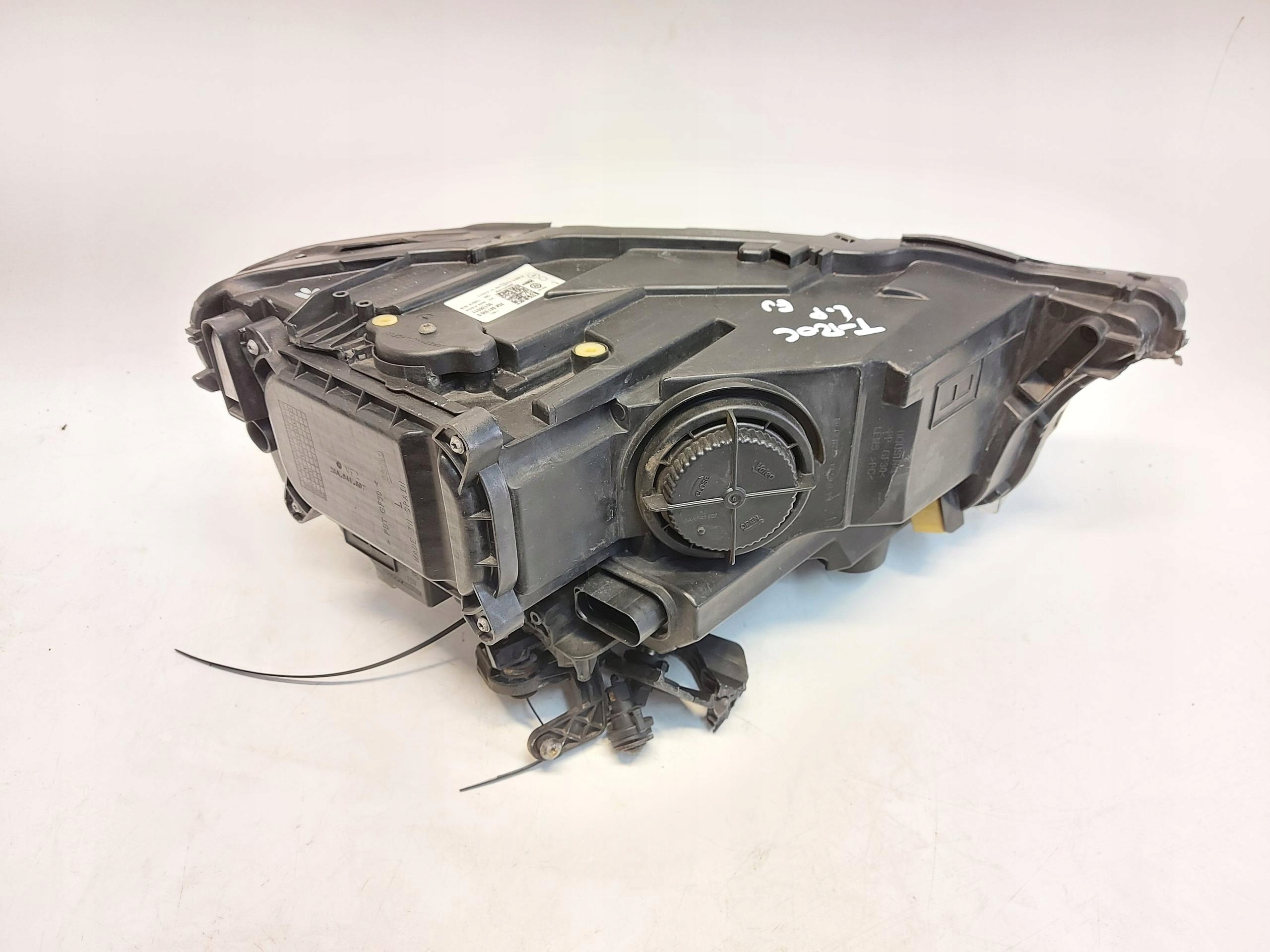 VW T-Roc light front right 2GA941035D