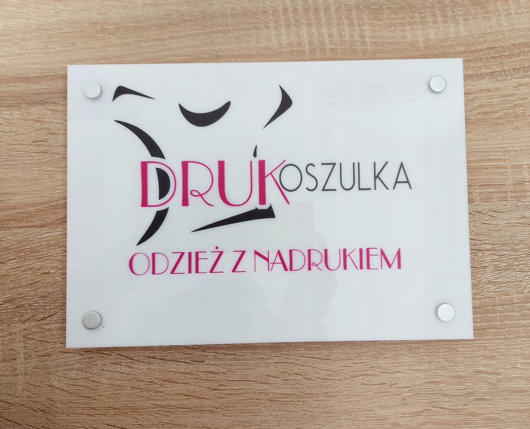 TABLICZKA PRZYDRZWIOWA A3 PLEXI MLECZNA+DYSTANSE Marka inny