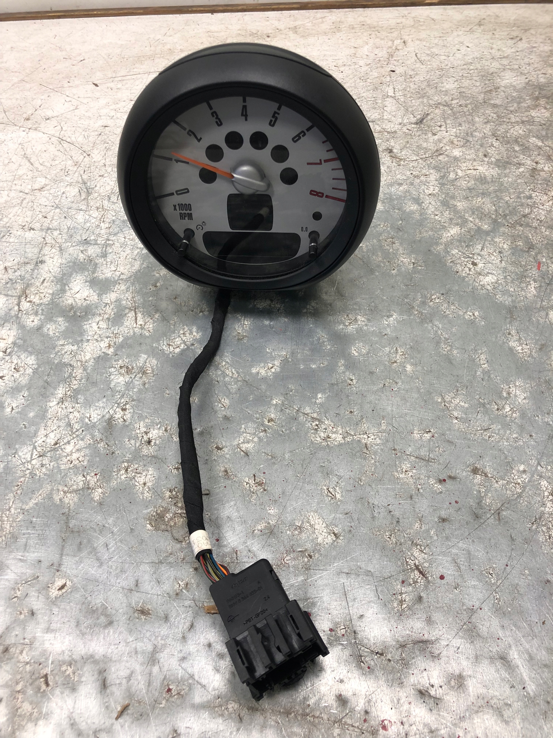 dials clock tachometer MINI R55 9243869