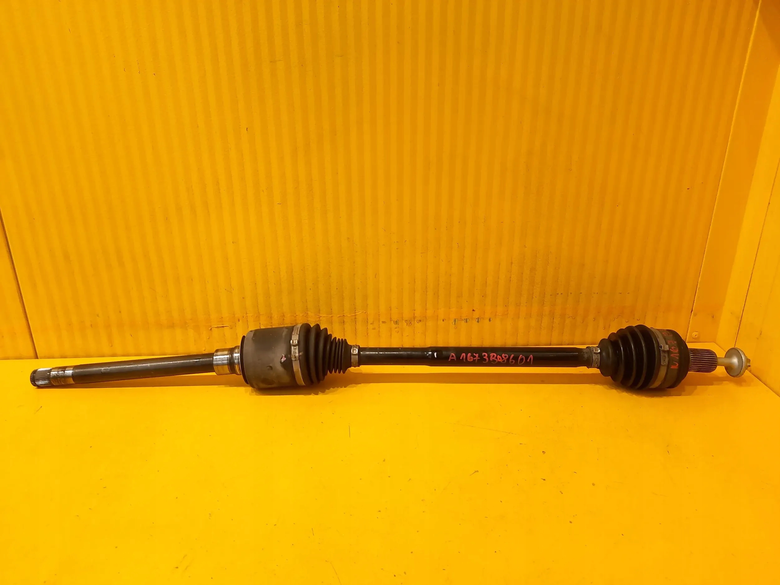 Mercedes GLE W167 PÓŁOŚ PRZÓD PRAWA A1673308601