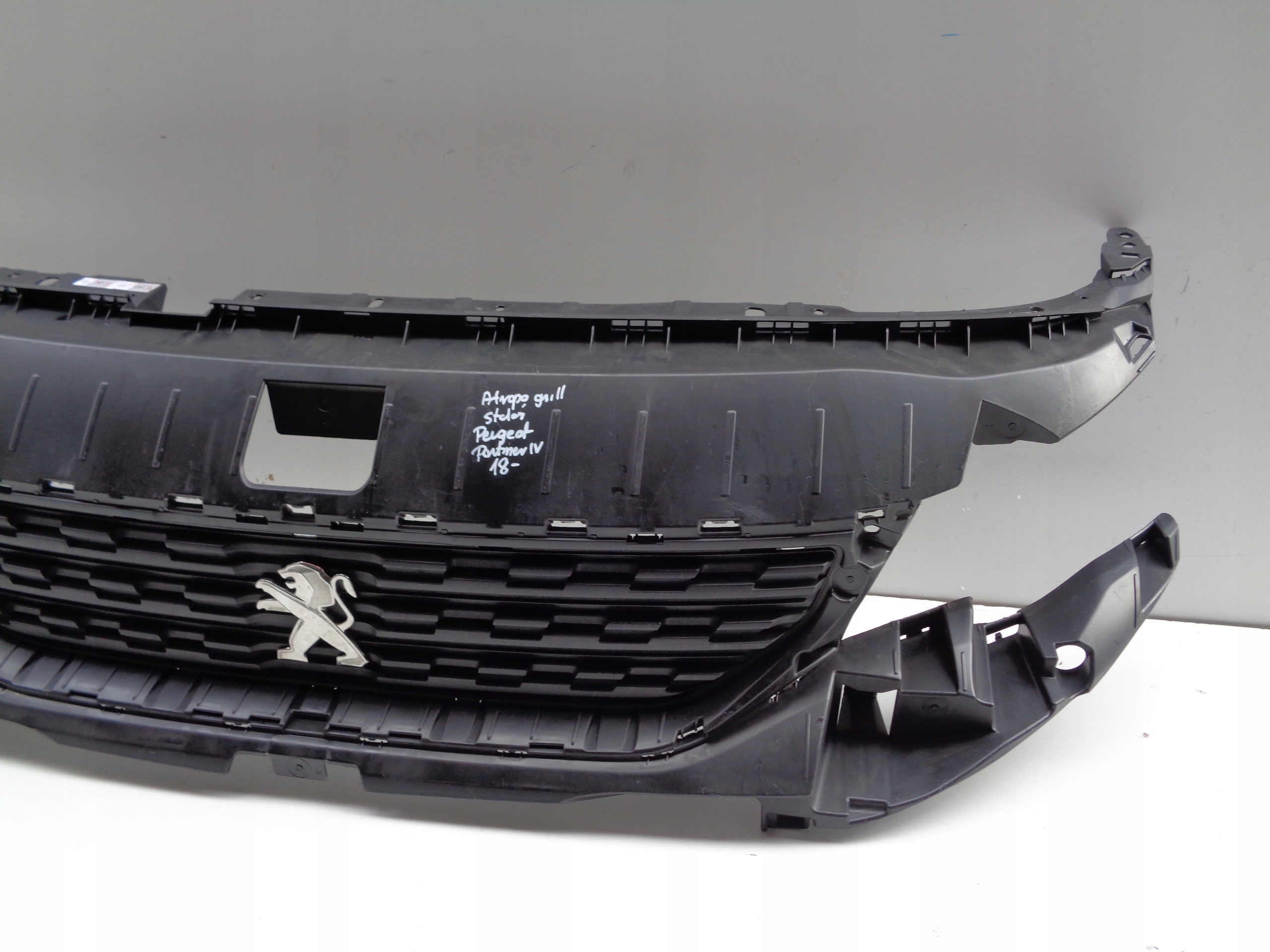 maska držák PEUGEOT PARTNER IV 18