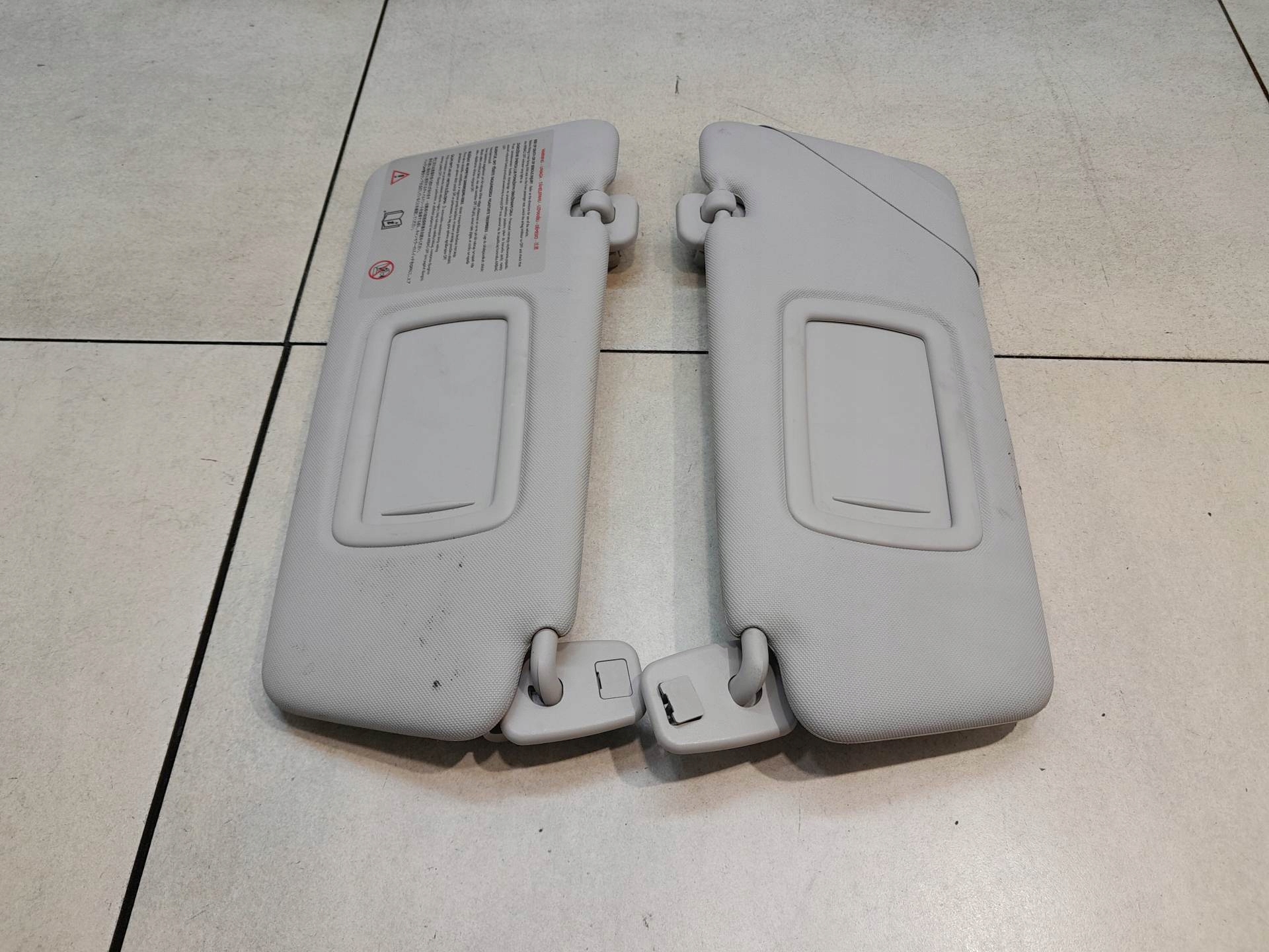 Blende Abdeckung PRZECOWSLONECZNA RENAULT MEGANE III HB