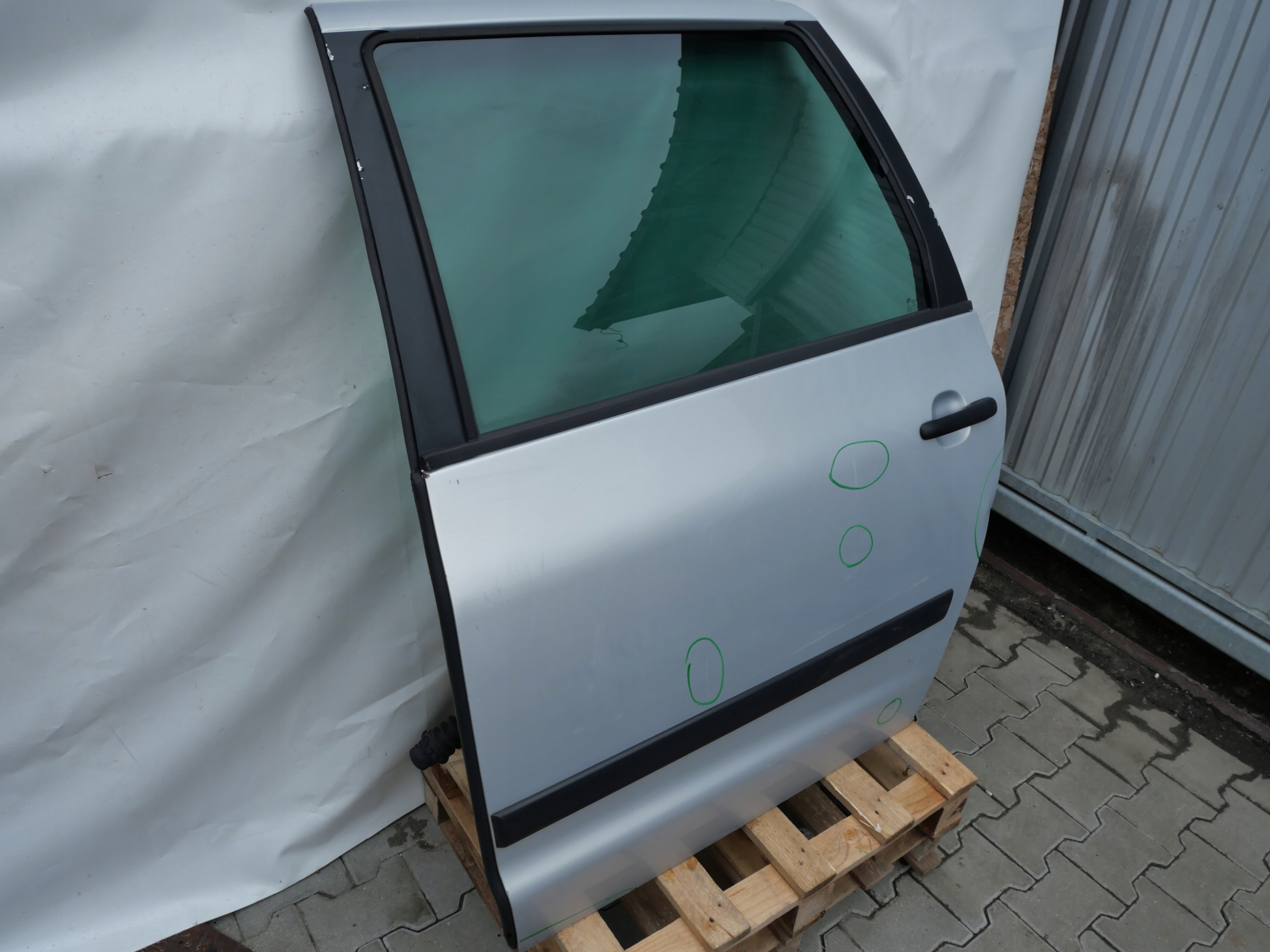 door VW SHARAN and left rear part