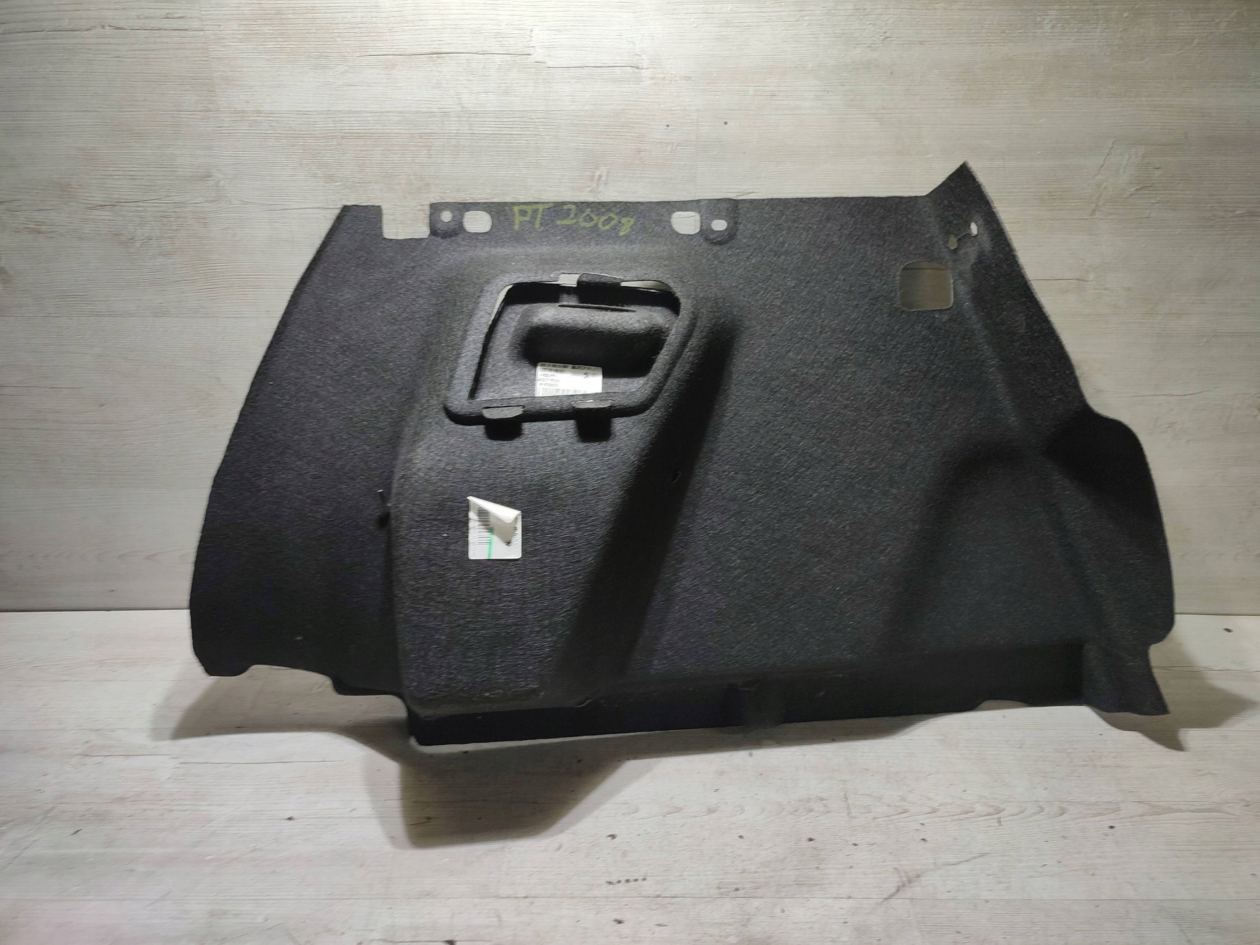 Peugeot 2008 and 2018 rear part side right boot upholstery