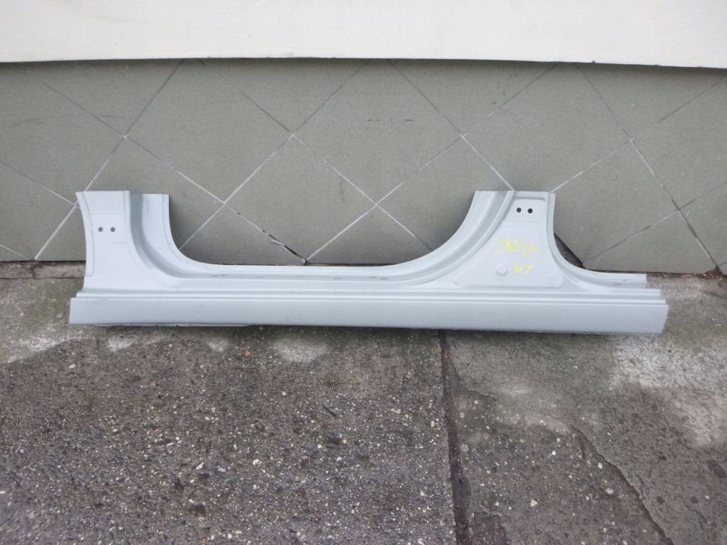 HYUNDAI ELANTRA 16 prog lewy slupek