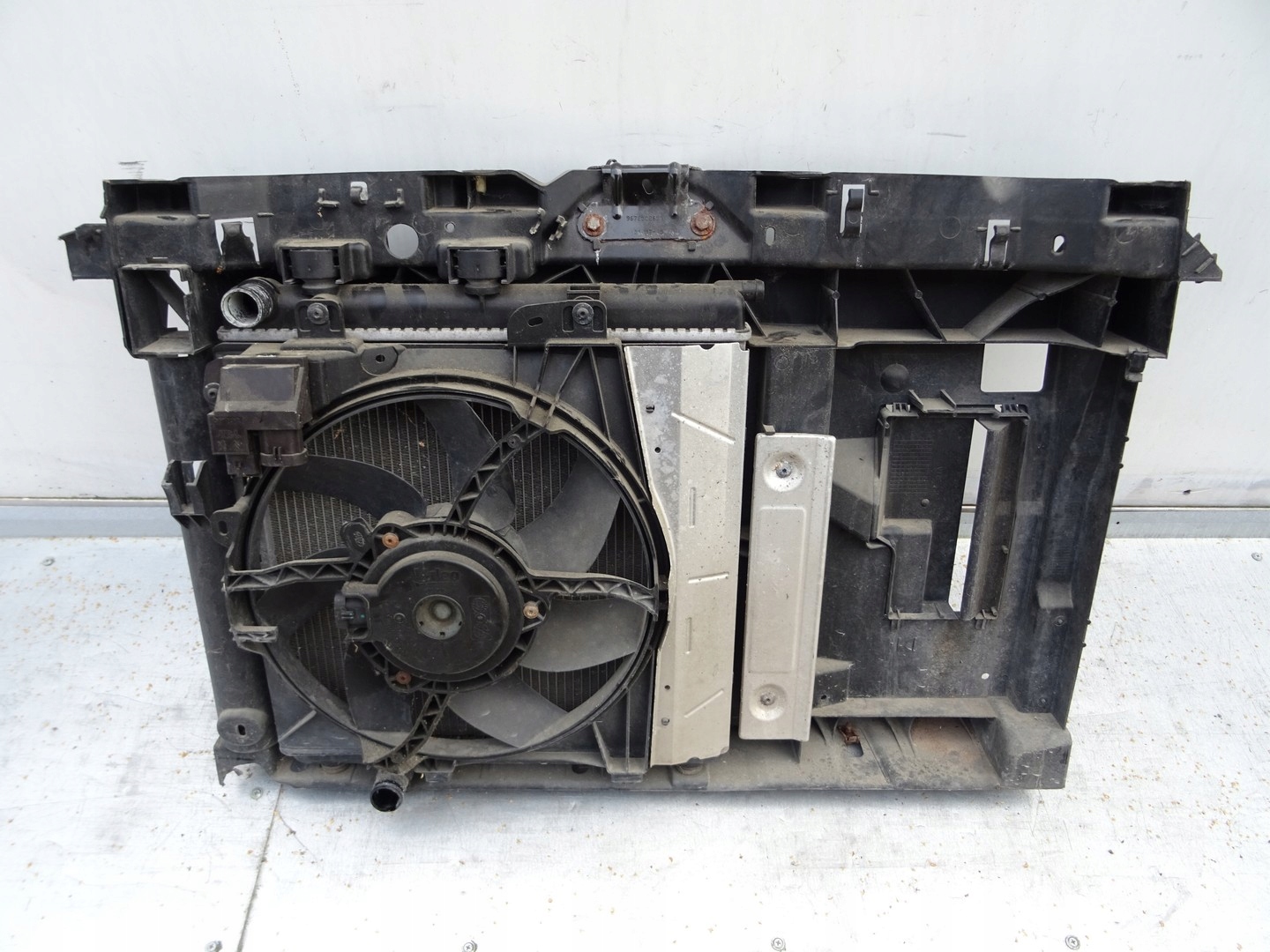 PEUGEOT 2008 CHŁODNICE WENTYLATOR 1.2 VTI Producent części Peugeot OE