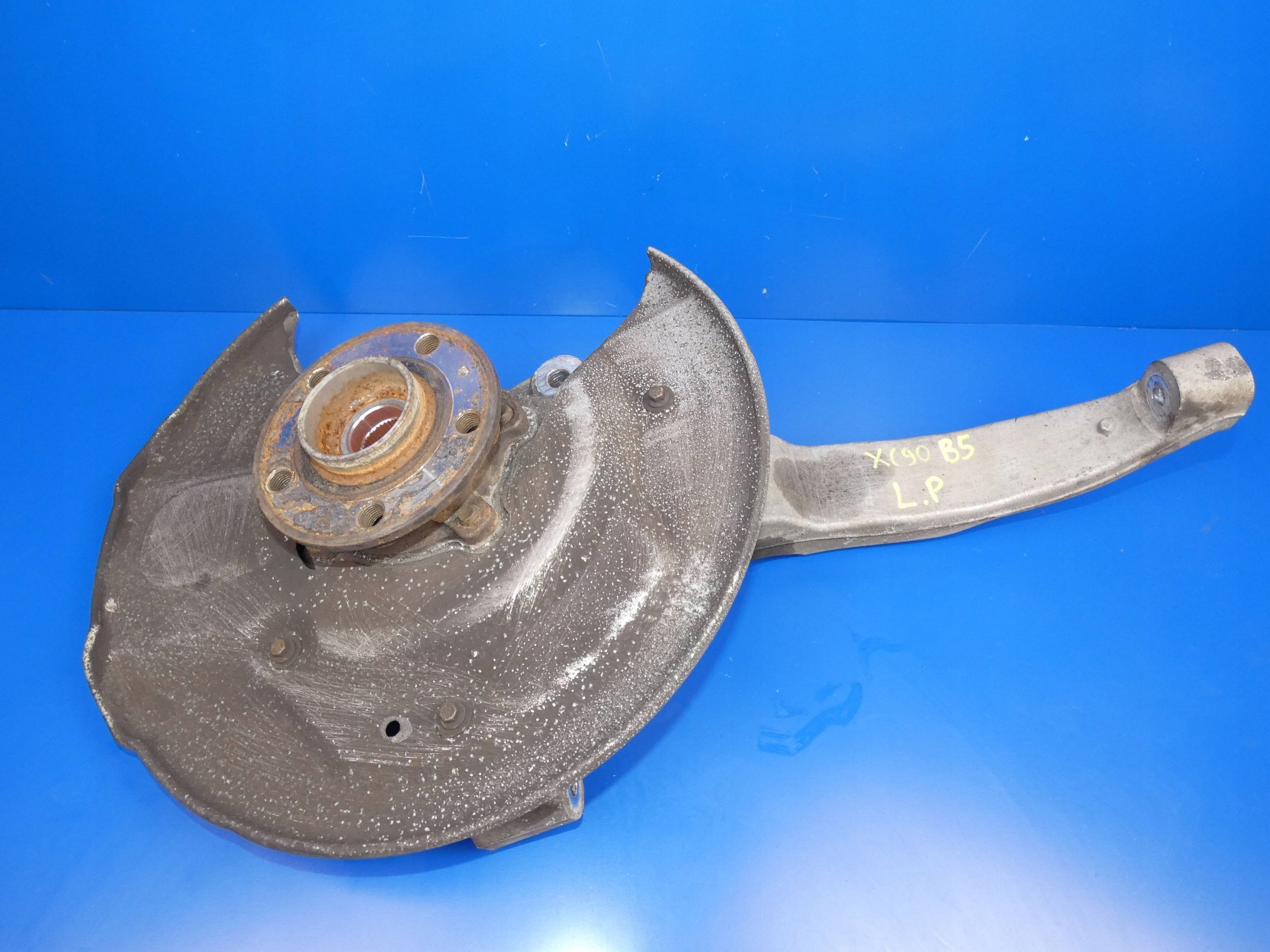 VOLVO XC90 II PIASTA ZWROTNICA LEWY PRZÓD LEWA