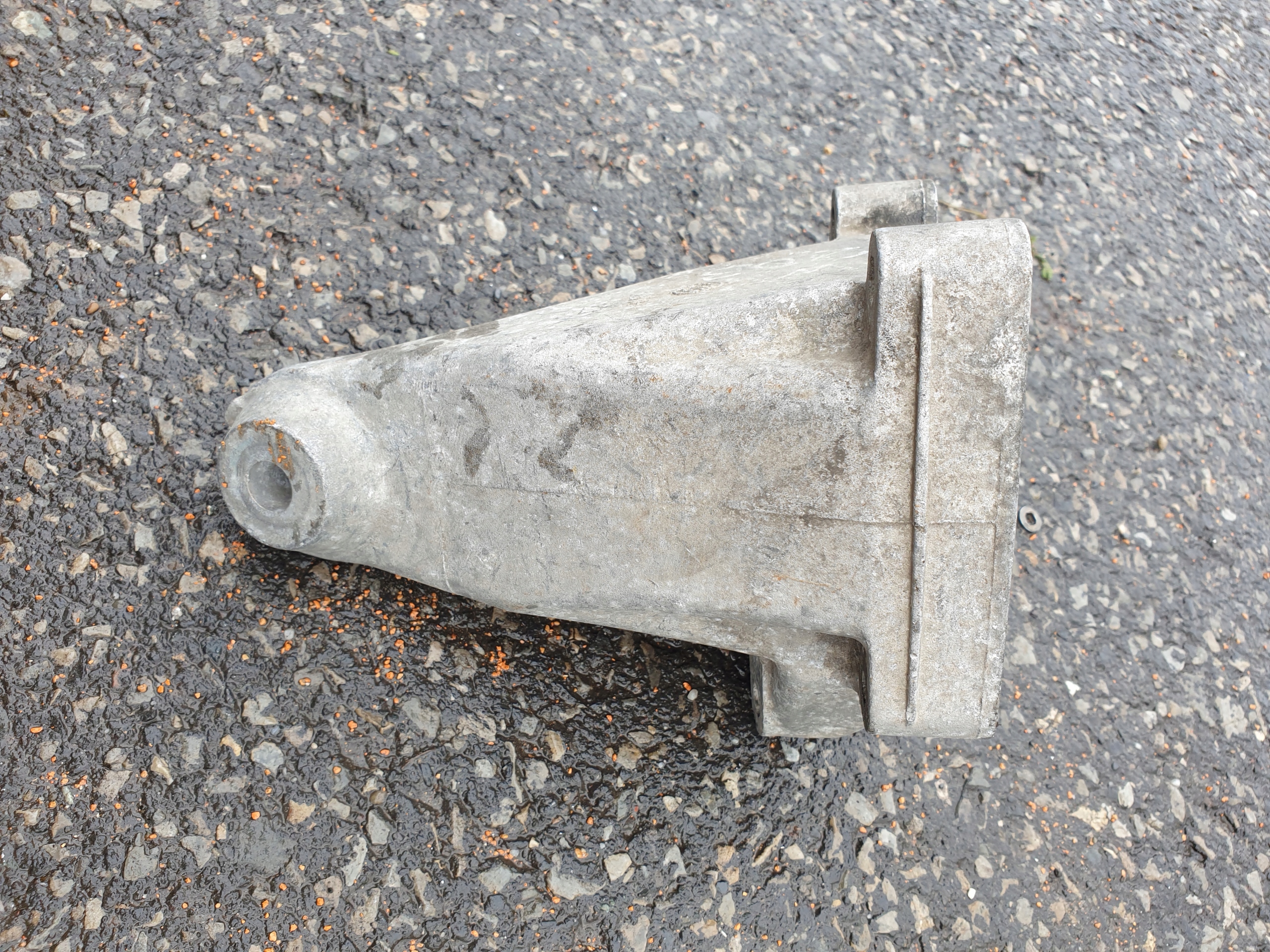 holder engine mount MERCEDES C W203 1.8 compressor; M271 OE EUROPA