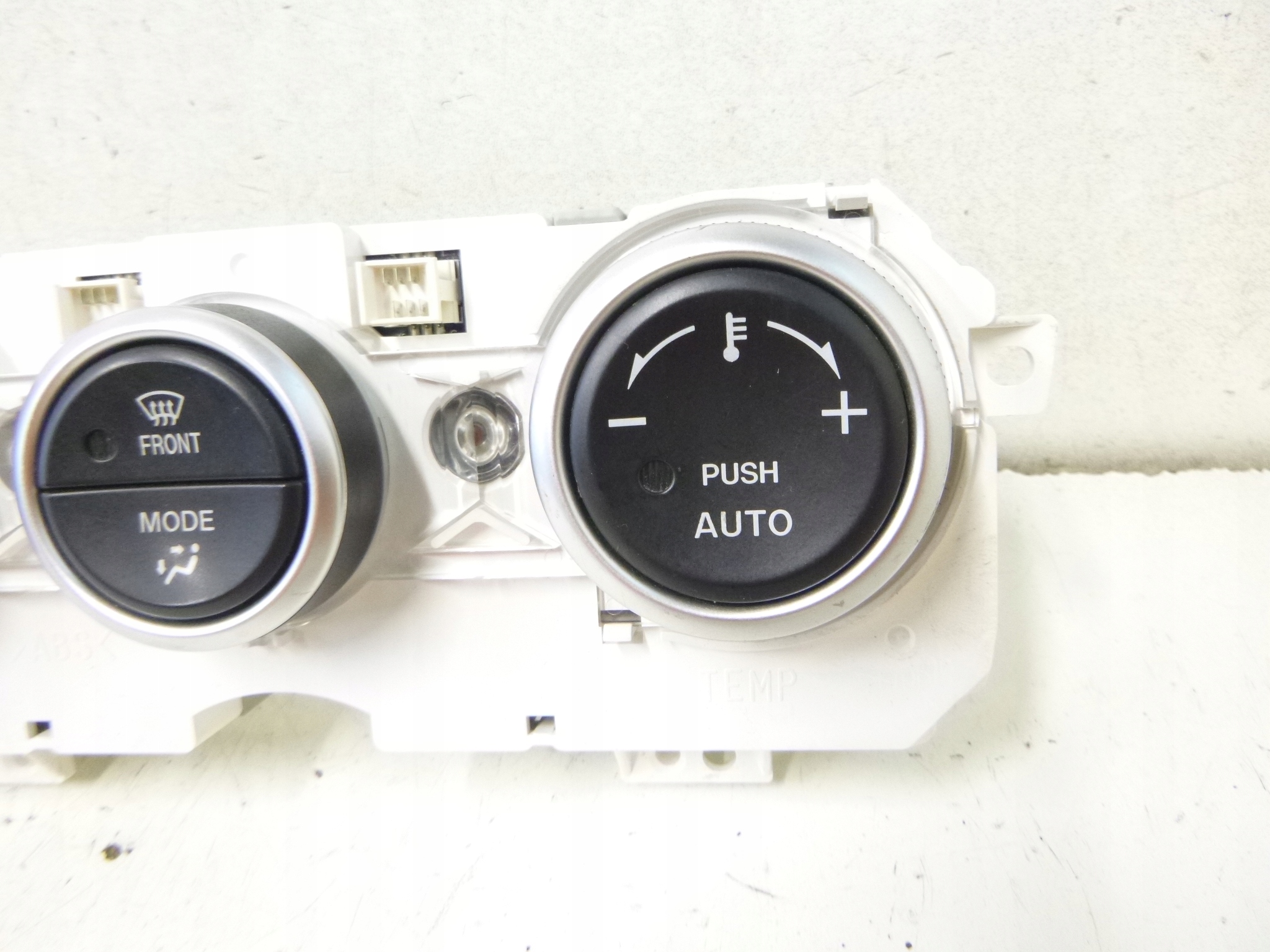 Unite commande clima Bouches buses Mazda 6 2005r.