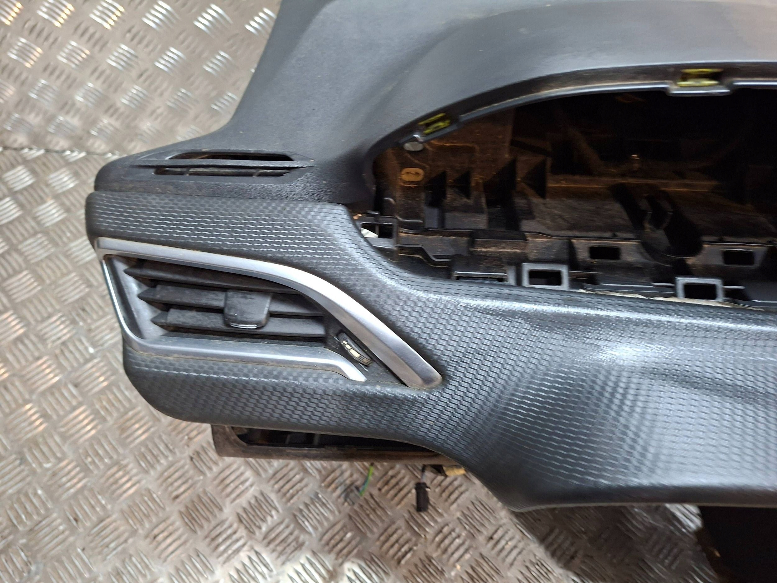 dashboard console 98021008XM PEUGEOT 208 2008 2012