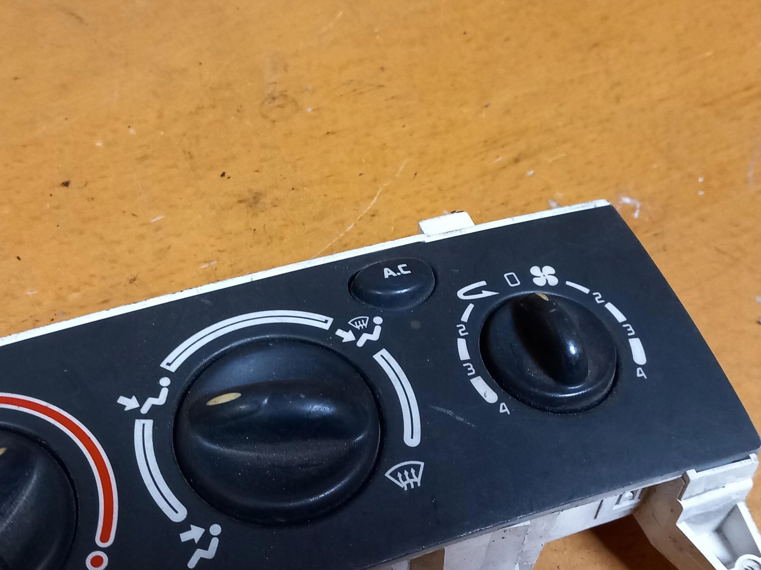 COMANDI CLIMA RENAULT MEGANE e 657718V 95-02