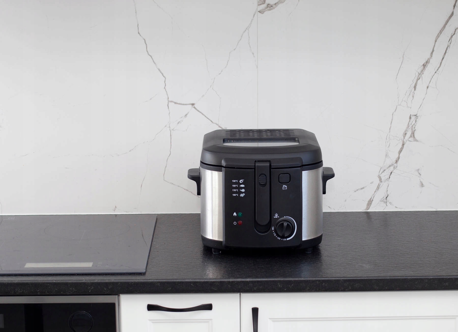 FRYTKOWNICA MAX1900W 2,6L FRYTOWNICA OLEJOWA DUŻA Wysokość produktu 23.5 cm