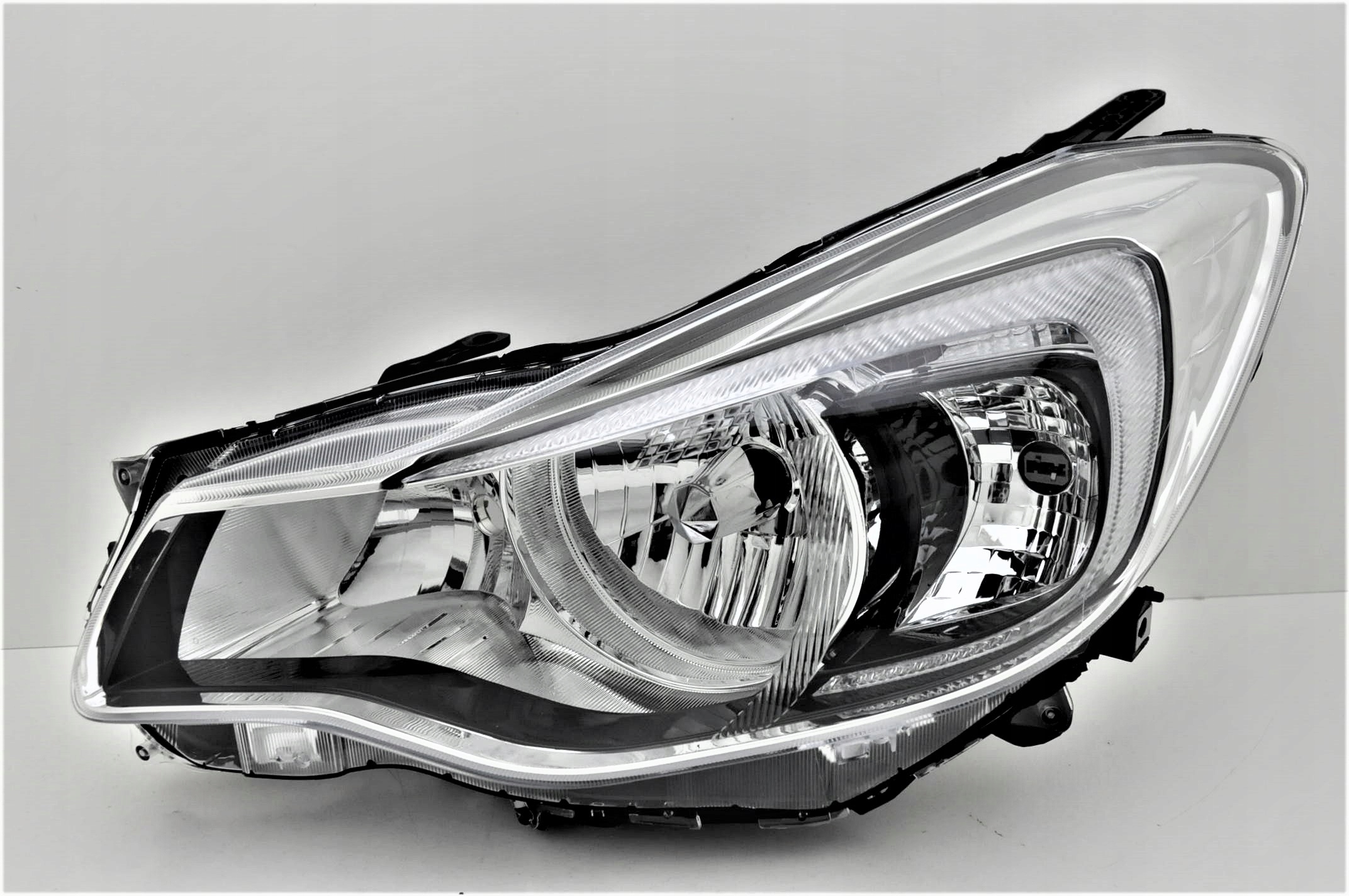 SUBARU IMPREZA XV 2016- REFLEKTORY KOMPLET XENON Typ samochodu Samochody osobowe