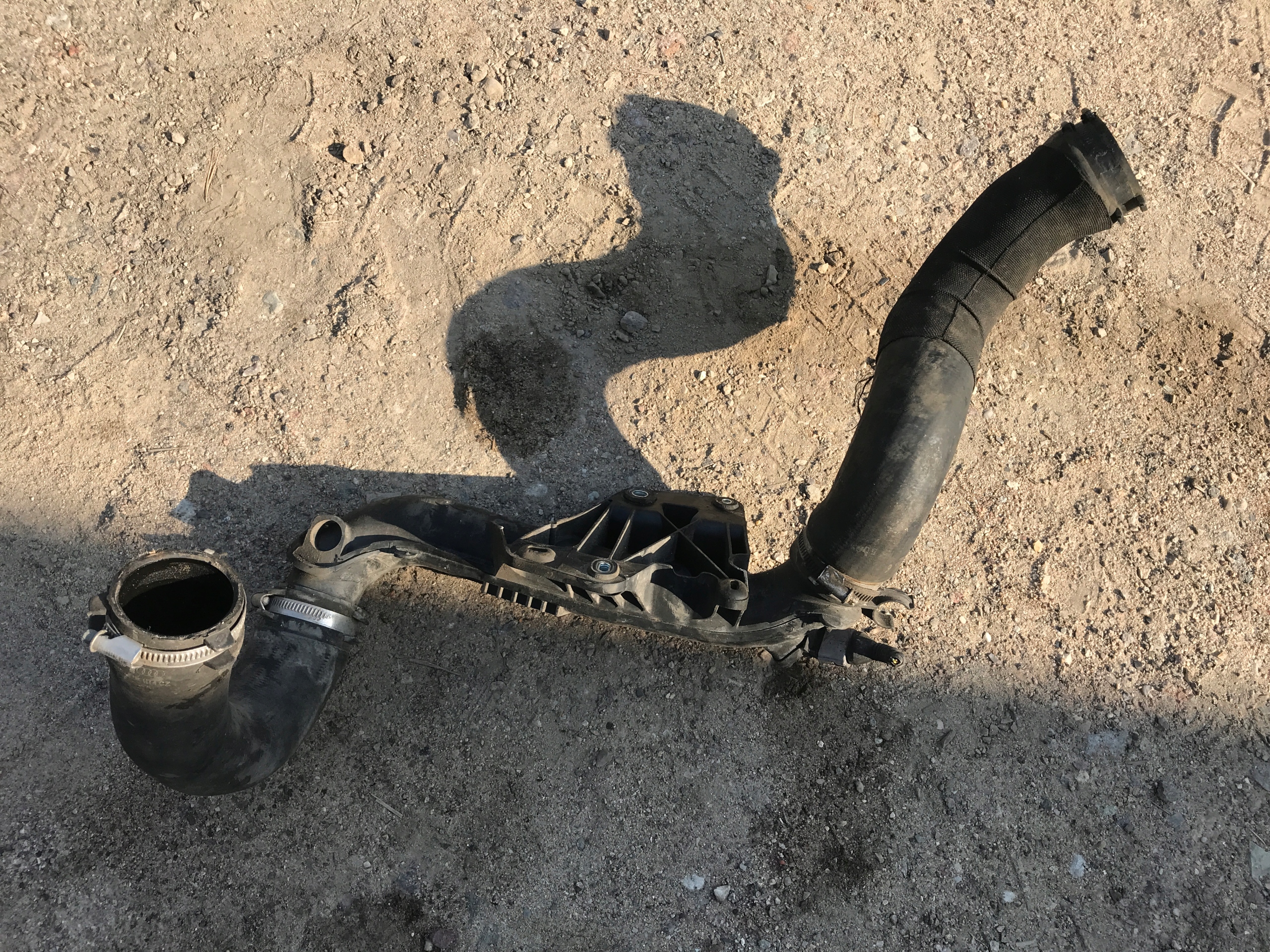 trouba hadice intercoolera AUDI A4 B8 A5 8K0145673L