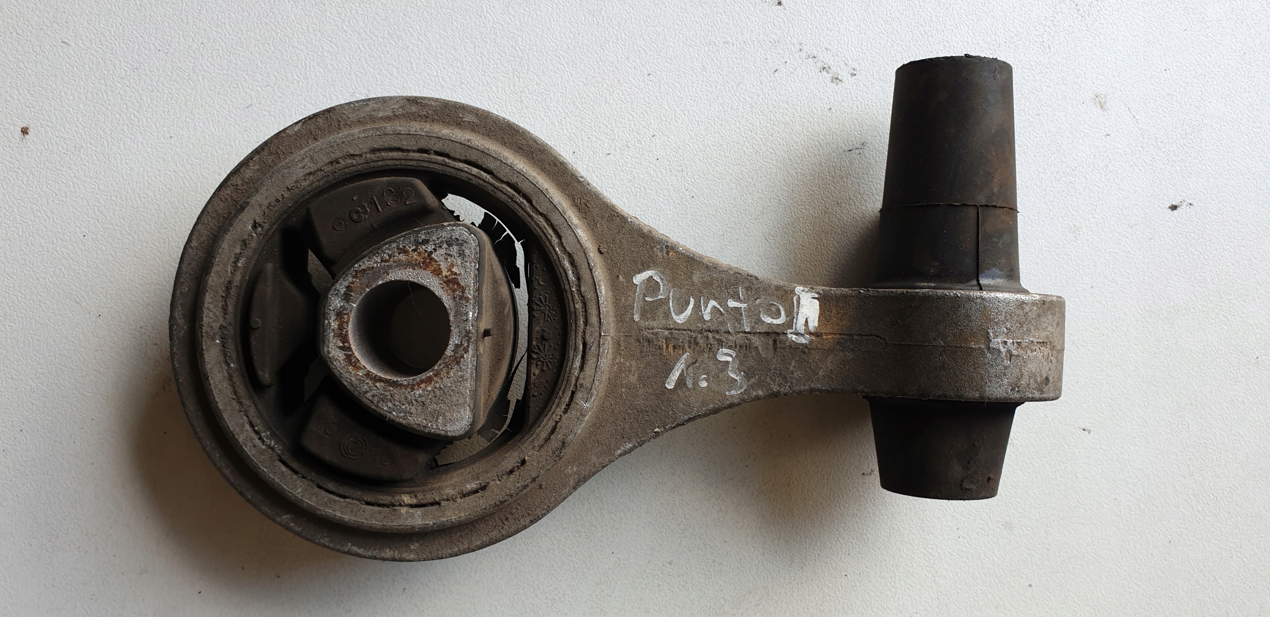 ПОДУШКА ДВИГУНА FIAT PUNTO II 1.3