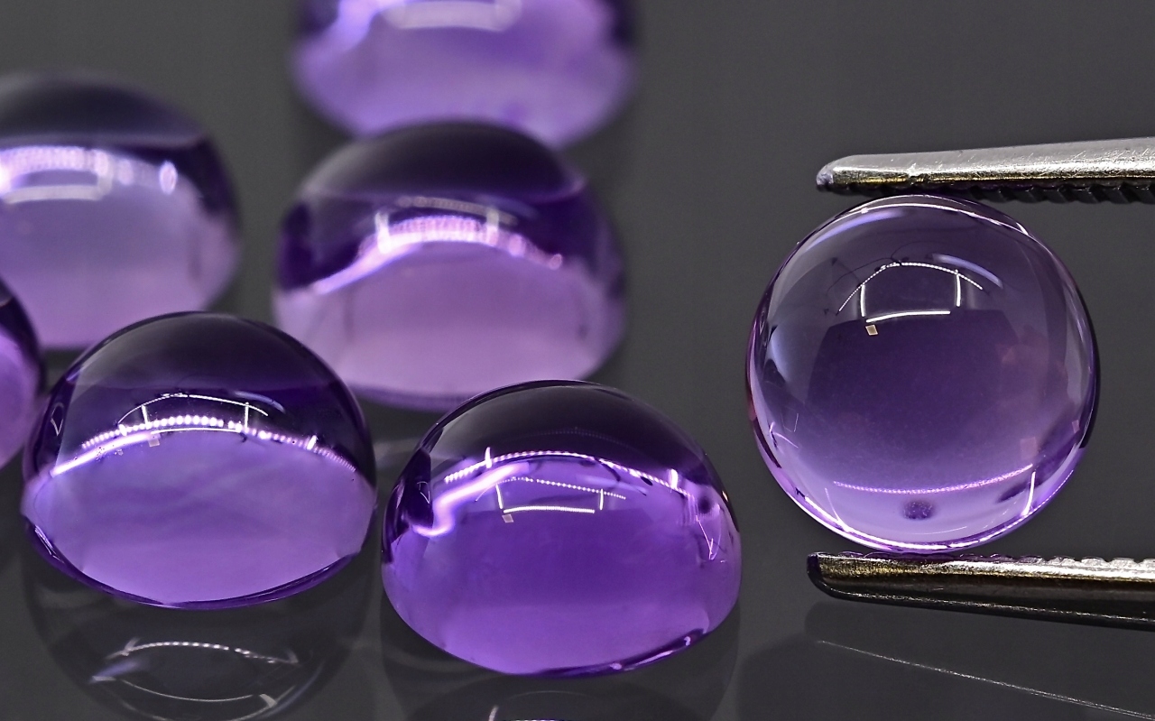 Ametyst Aa kulatý kabošon fi 9 mm