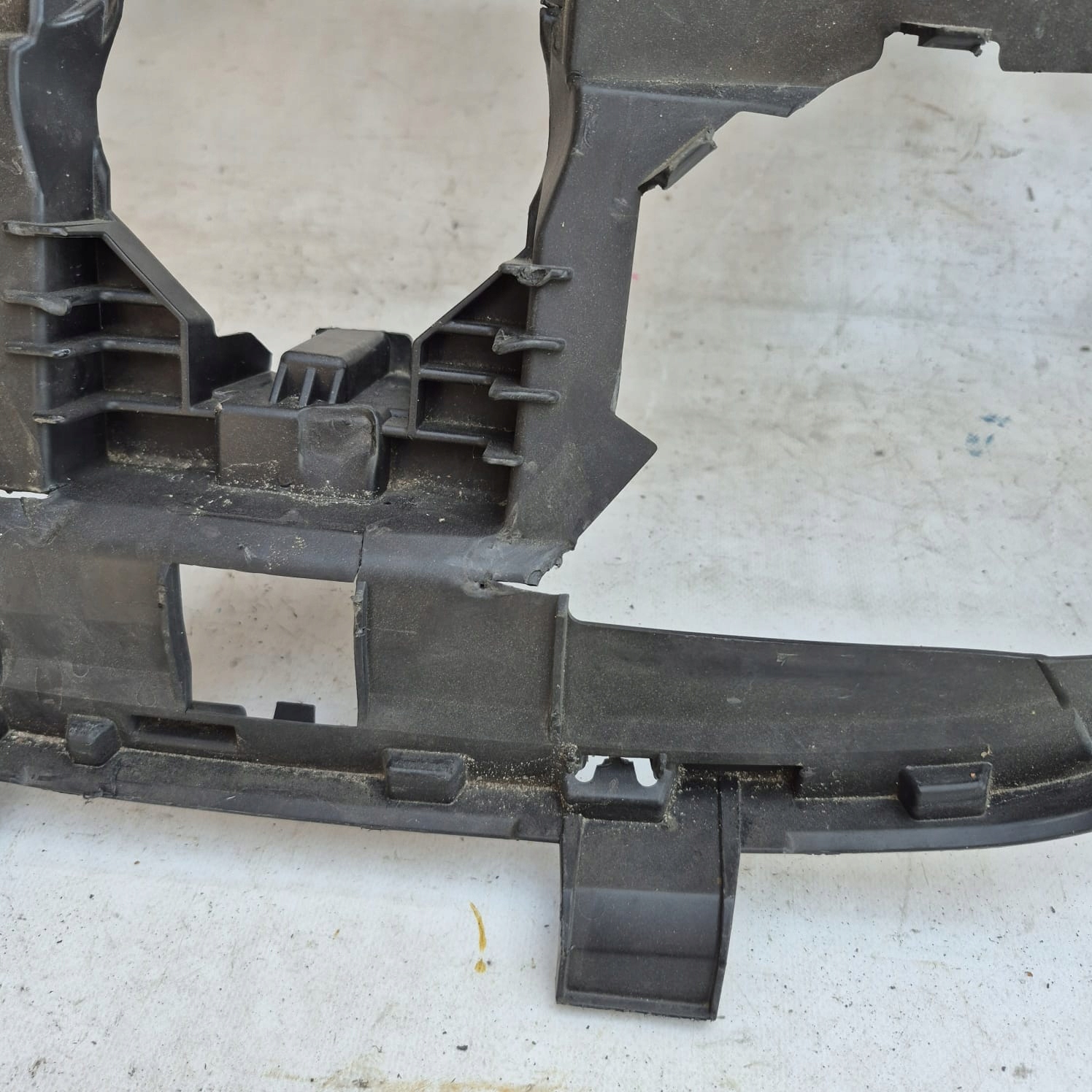 RENAULT MEGANE IV 4 16-24 pillar support GRILLA grille
