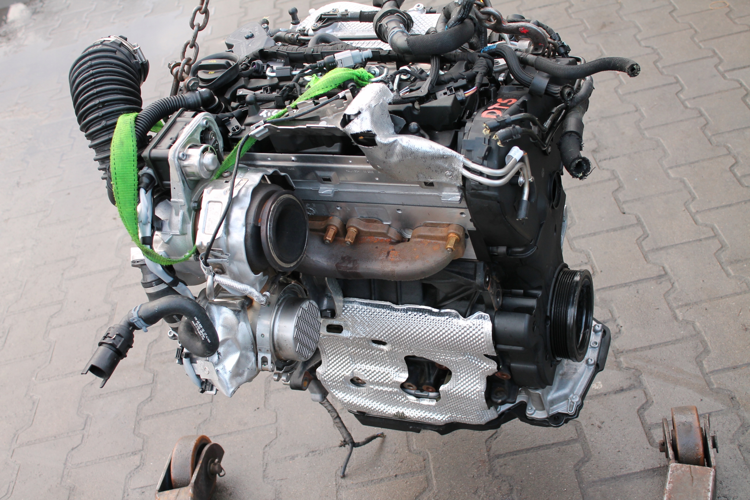 engine complete VW SKODA 2,0 TDI DTS unprotected pillar