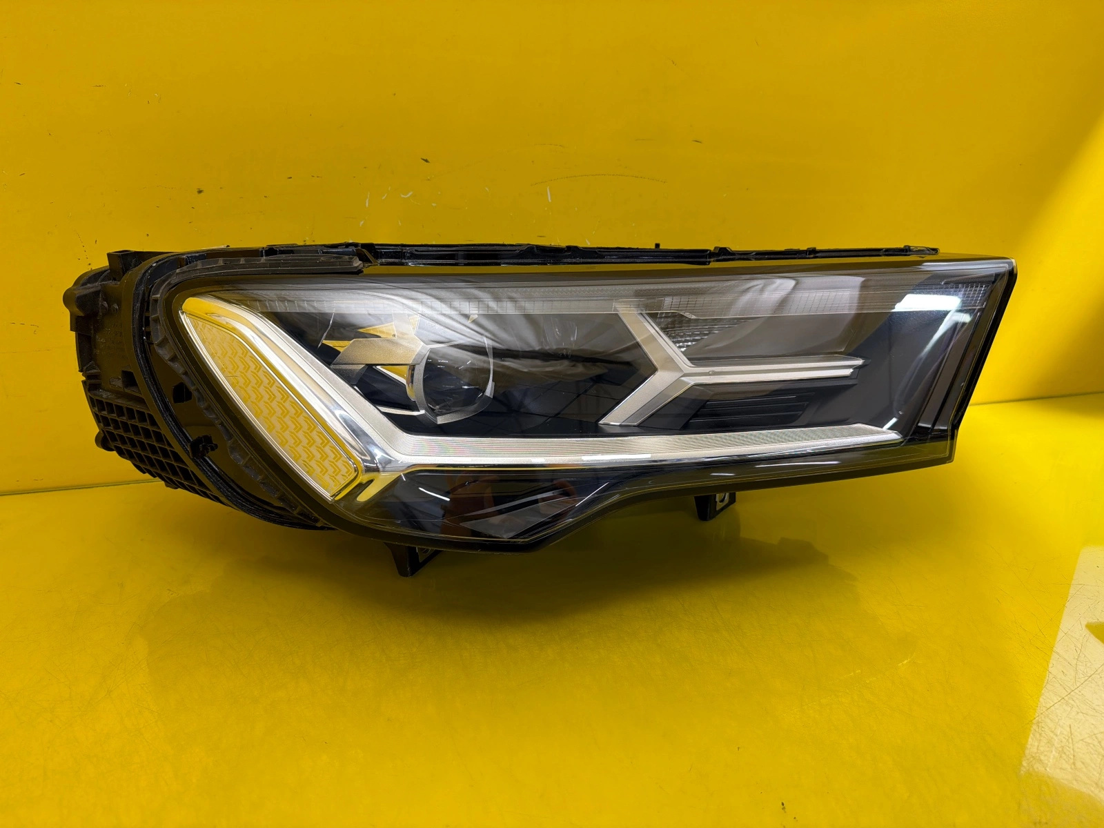 light right front Audi Q7 4M Lift Full Led 4M0941012C