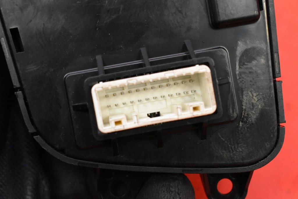 PANEL switch DRIVE MODE AUTO HOLD 93300P1010 KIA SPORTAGE 5 V 21-25