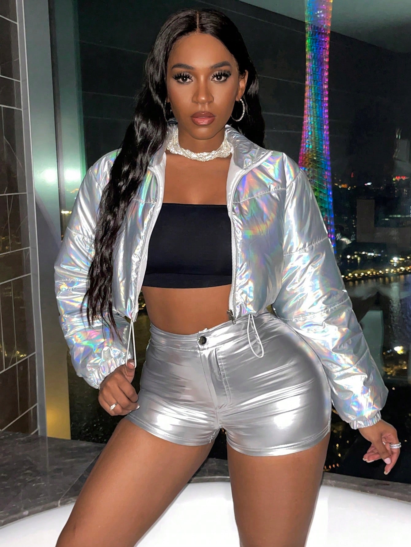 Dámská Krátká Stříbrná Lesklá Prošívaná Holografická Bunda Shein, Velikost 38