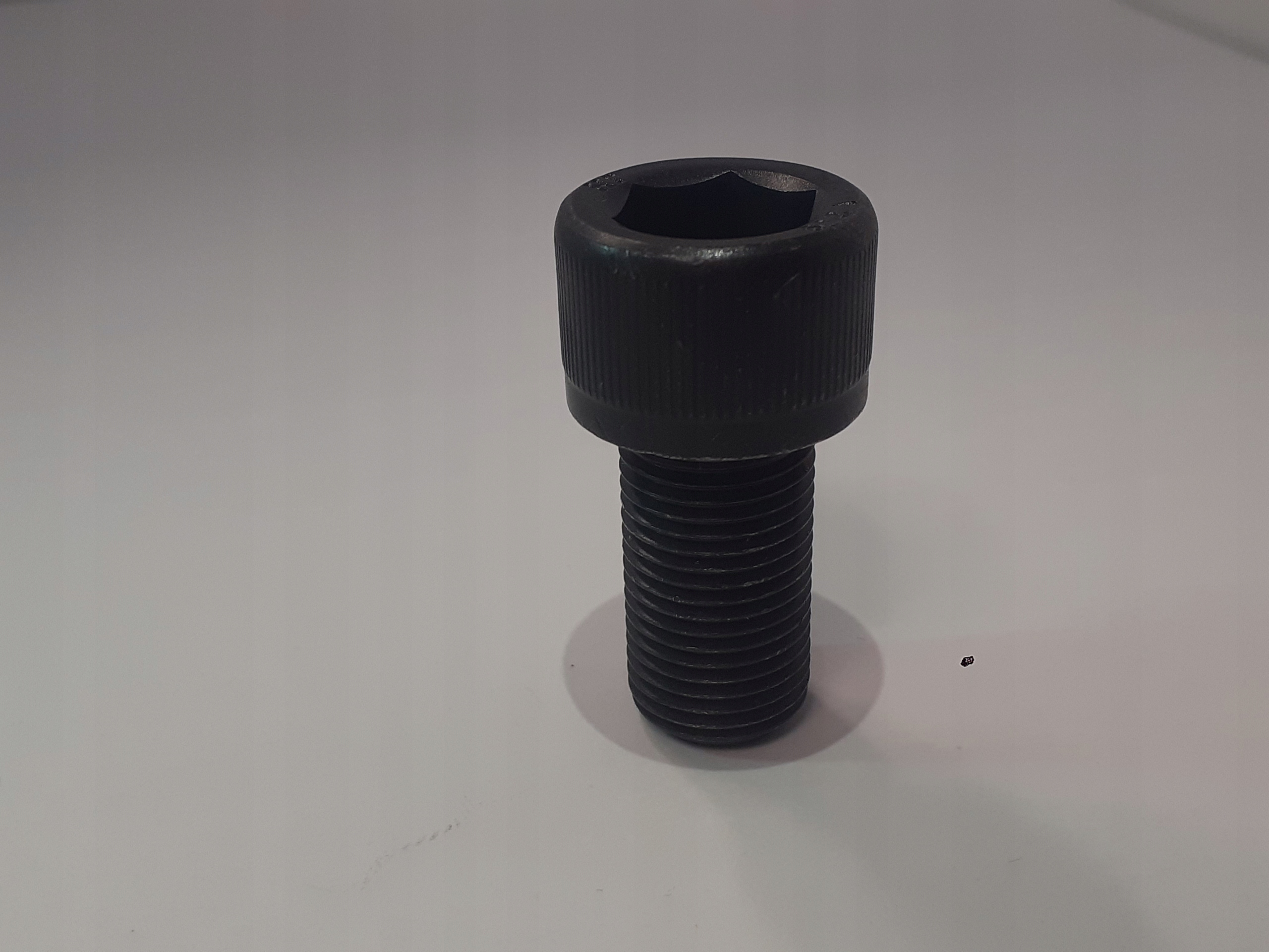 

Śruba imbusowa M16X1,5X30 kl12,9