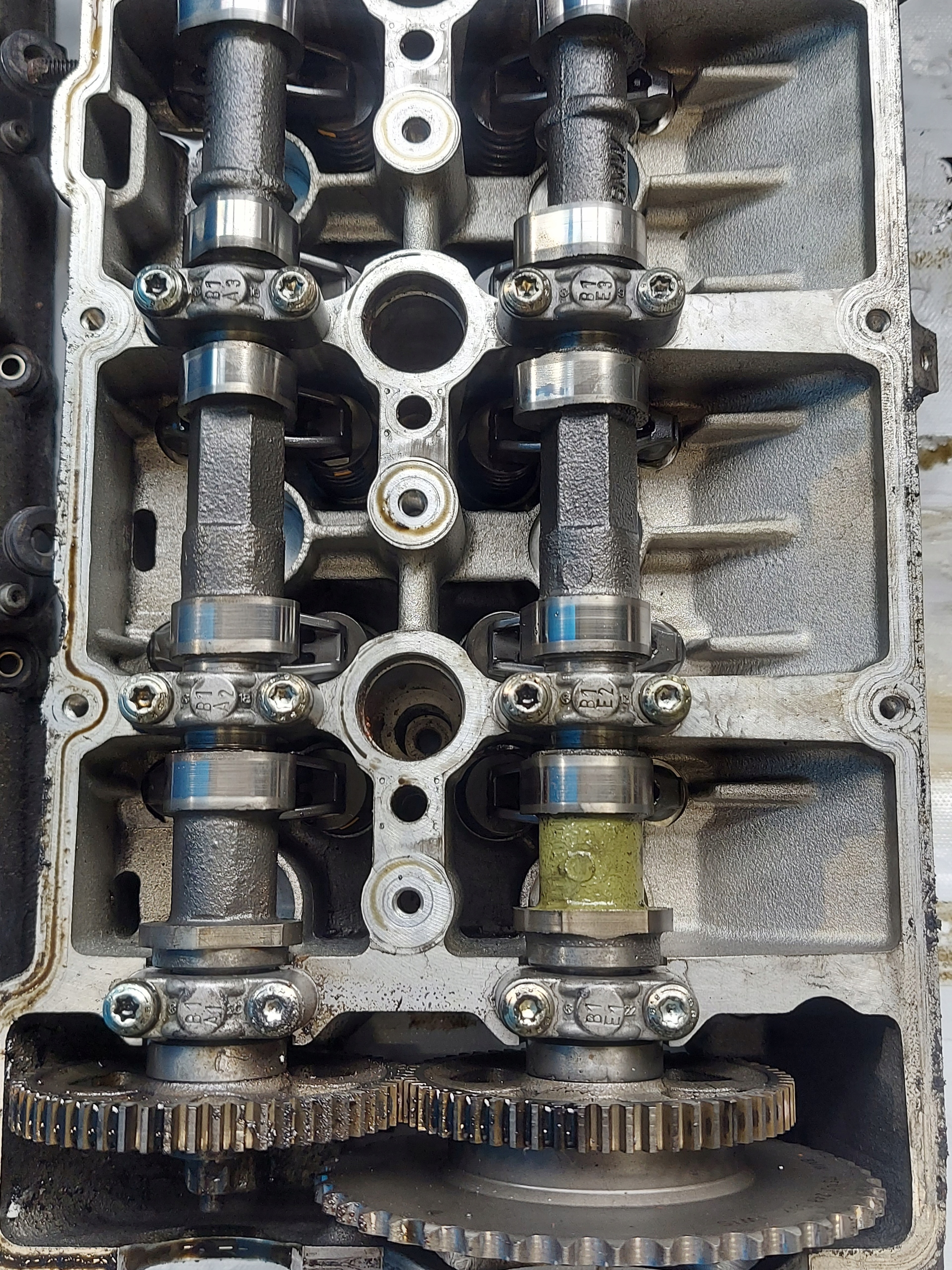 TESTATA BMW 740 D E38 M67 4.0 D V8 224822002 KOMPLET