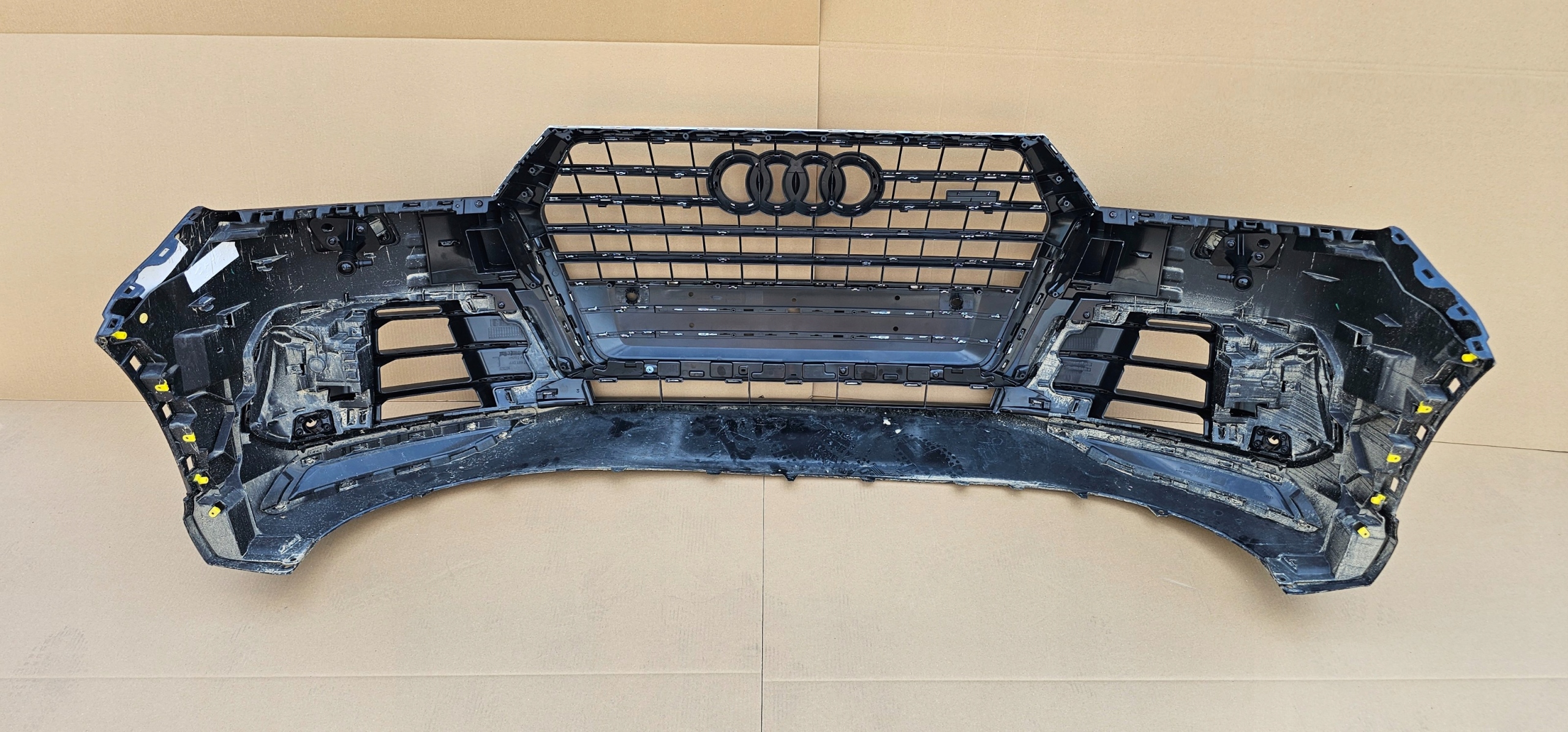 ZDERZAK PRZEDNI PRZÓD AUDI Q7 4M0 S-LINE 4xPDC SPR POSZYCIE CZARNY LY9T Producent części Audi OE