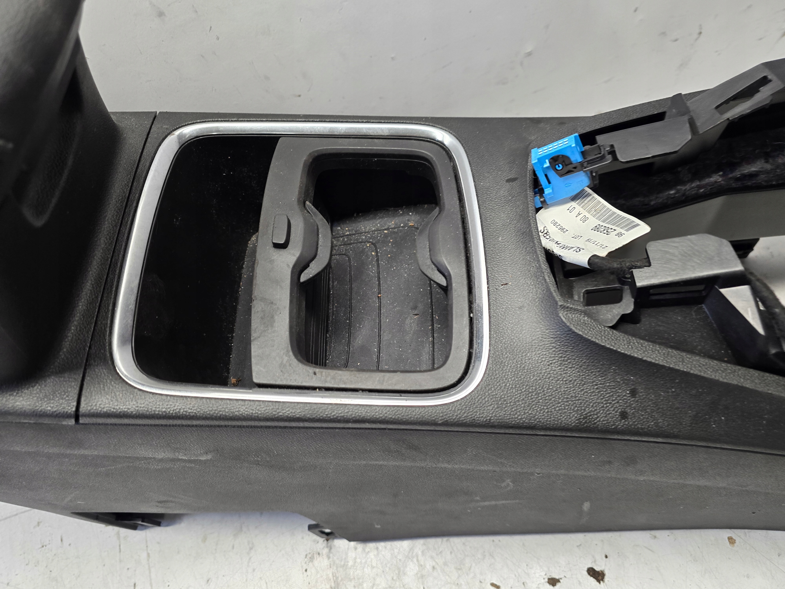 OPEL GRANDLAND X TUNEL central armrest original EUROPA