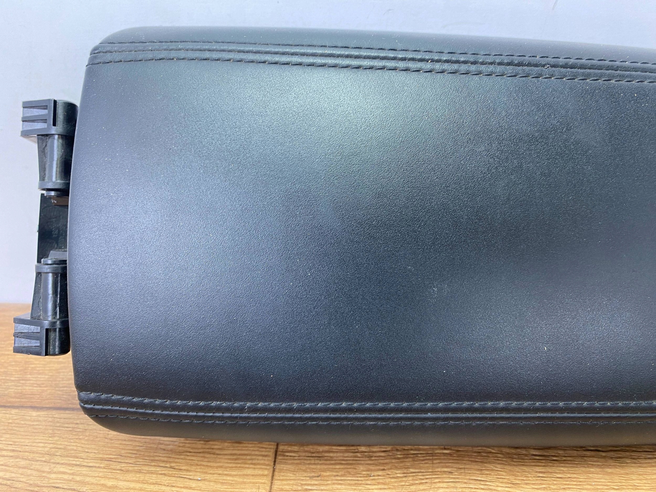 bracciolo consolle Ford Escape IV Kuga MK3 2020+