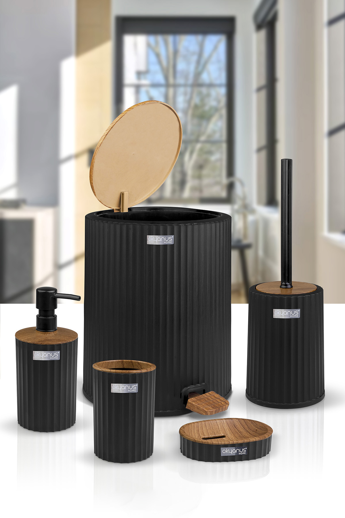 Zestaw łazienkowy 5 elementów Coliseum komplet do WC czarny drewno kosz Marka Okyanus