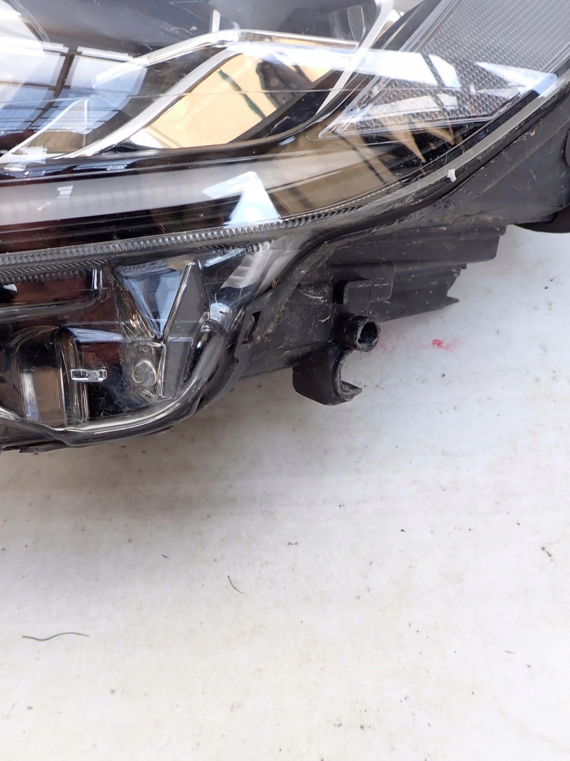 FORD KUGA III MK3 19- light left front front FULL LED LV4B-13E15-FC