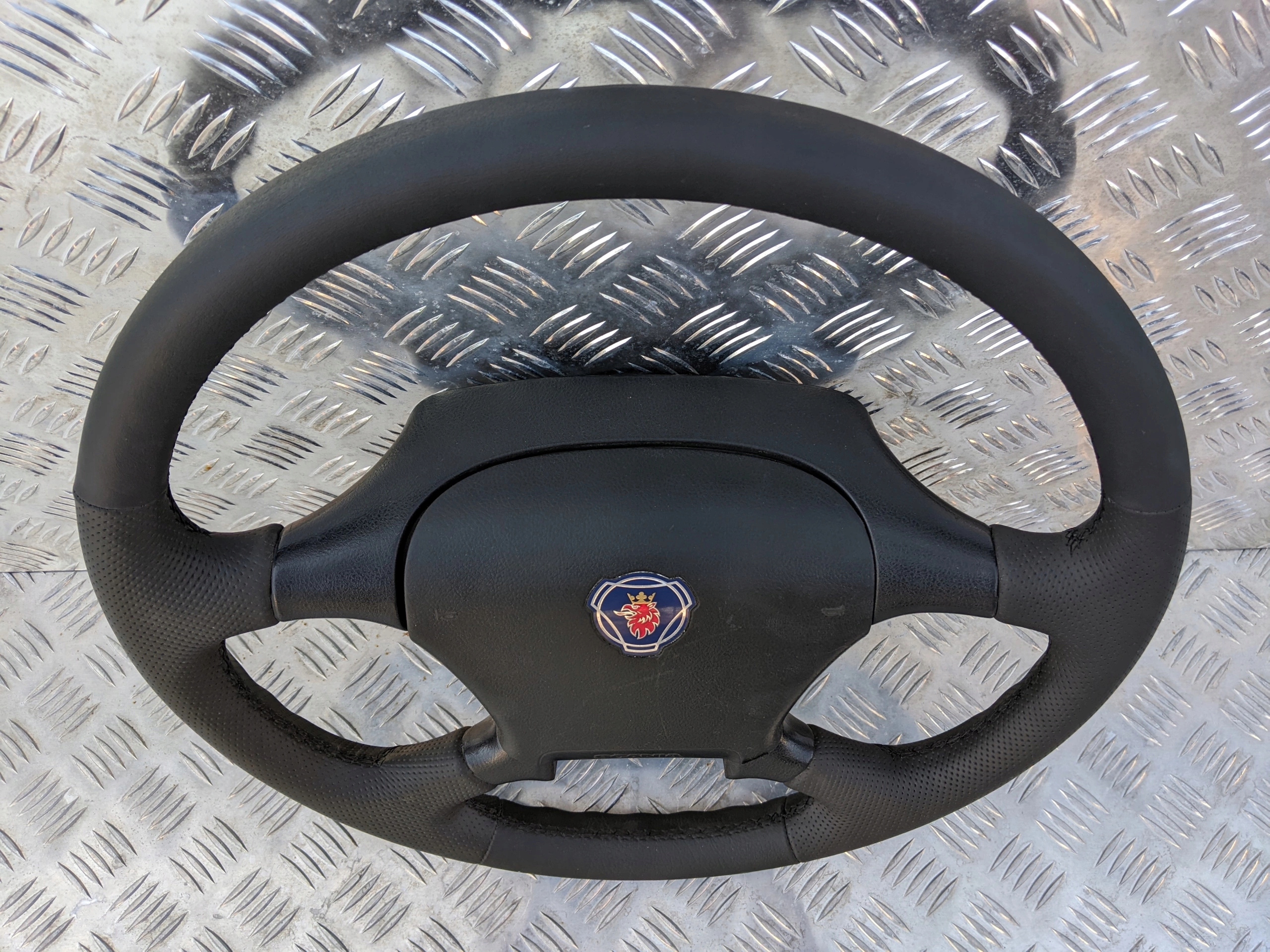 KIEROWNICA SCANIA R OBSZYTA Producent części Scania OE