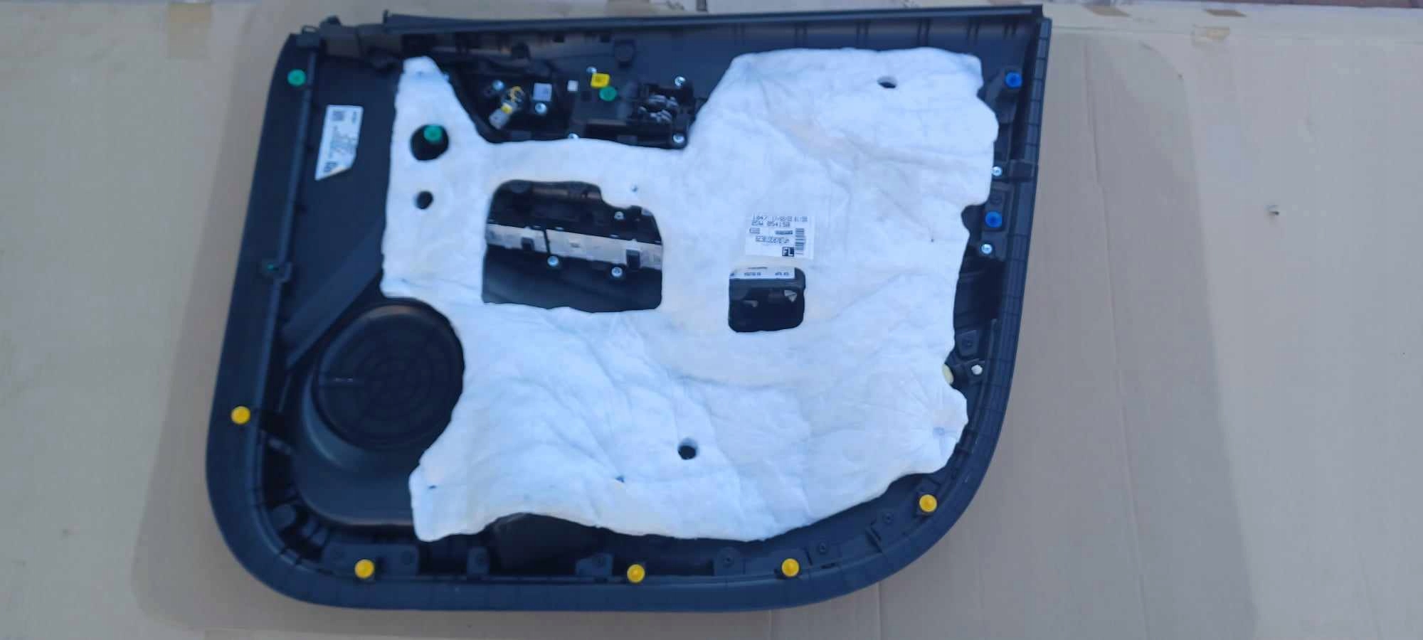 upholstery side door left front HYUNDAI KONA 82370-DD000
