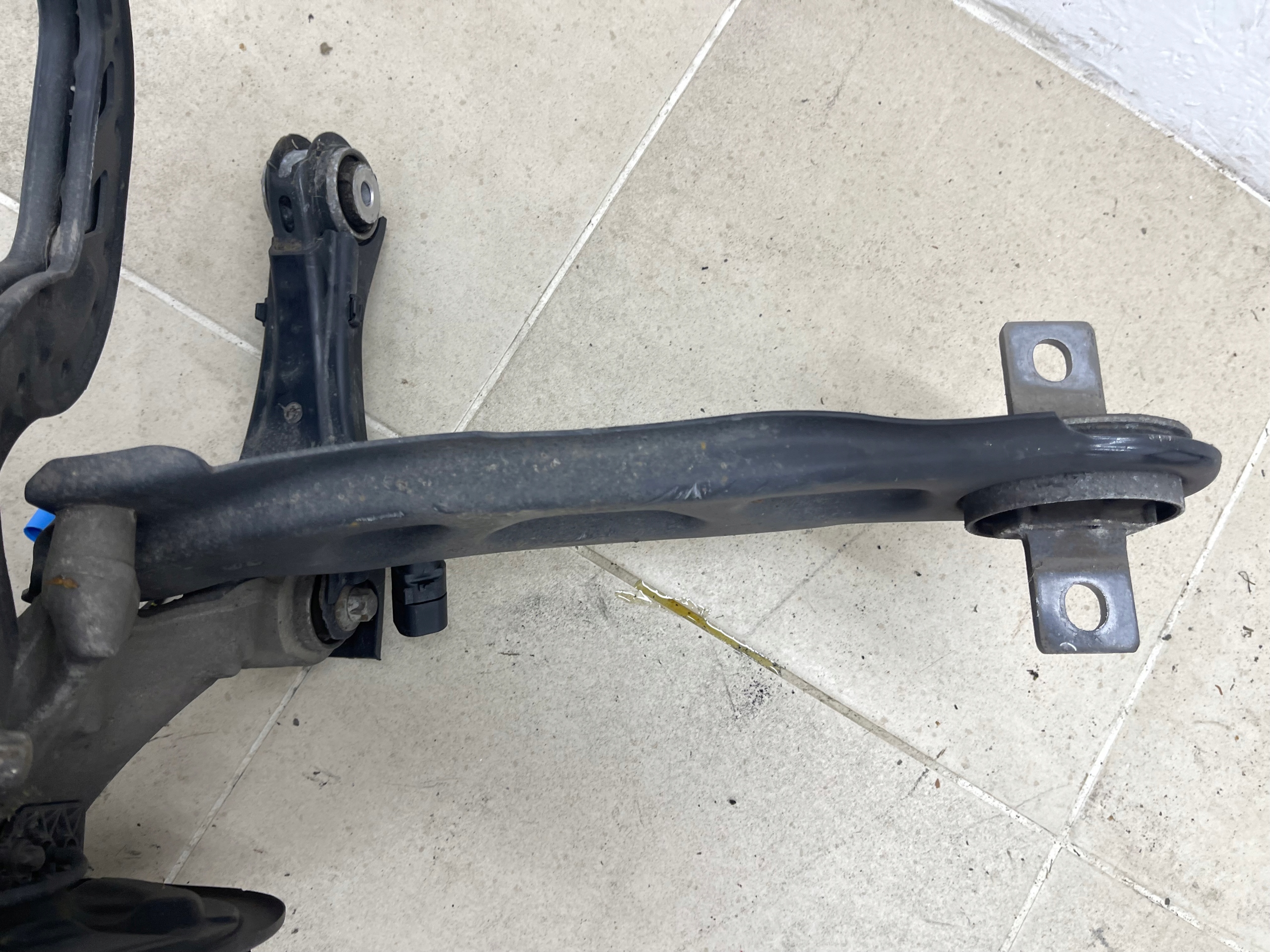 MERCEDES W246 swing right rear part 1.6 CGI A2460406