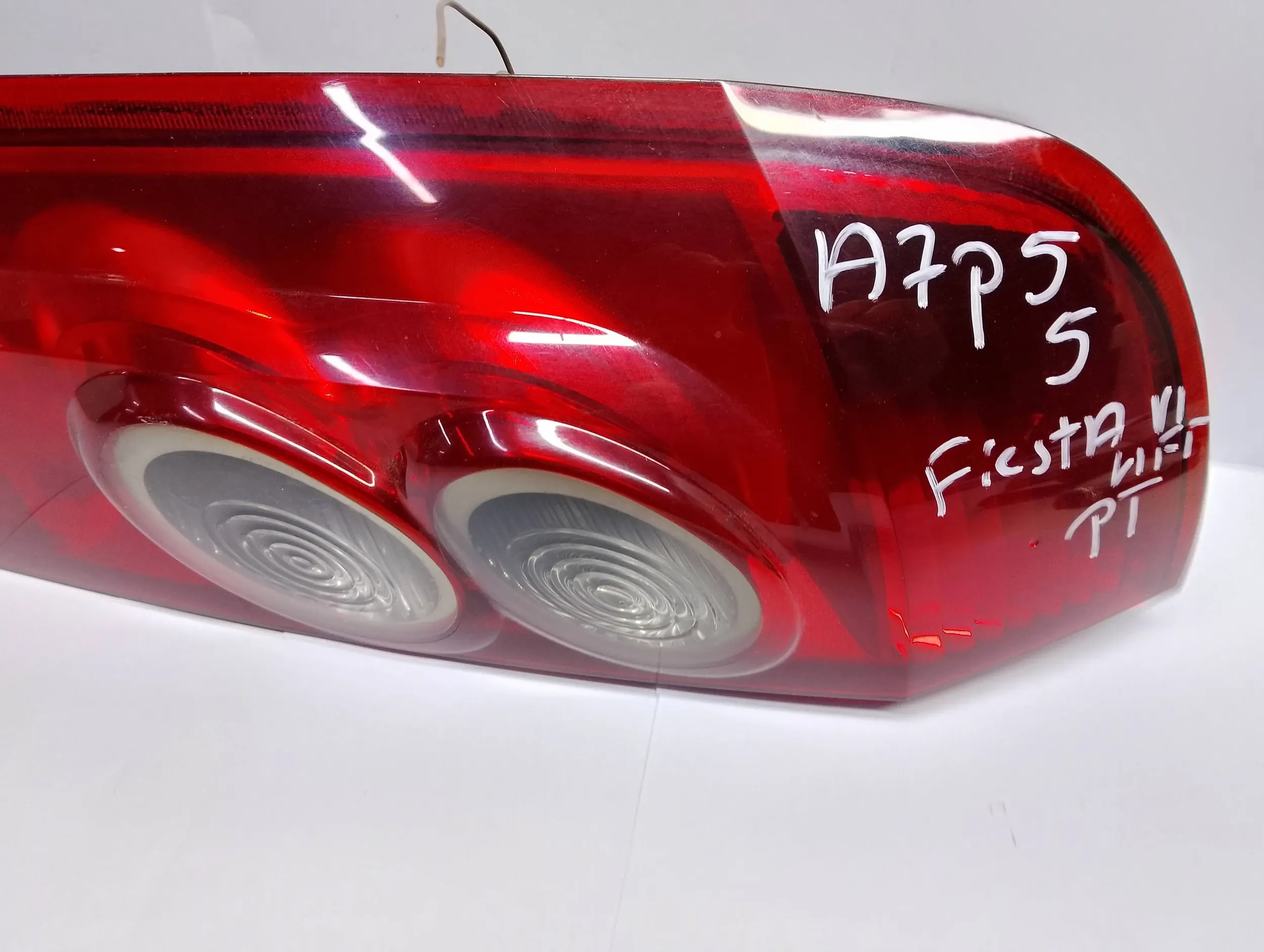 Ford Fiesta 2007 lights rear. 6S6113404B