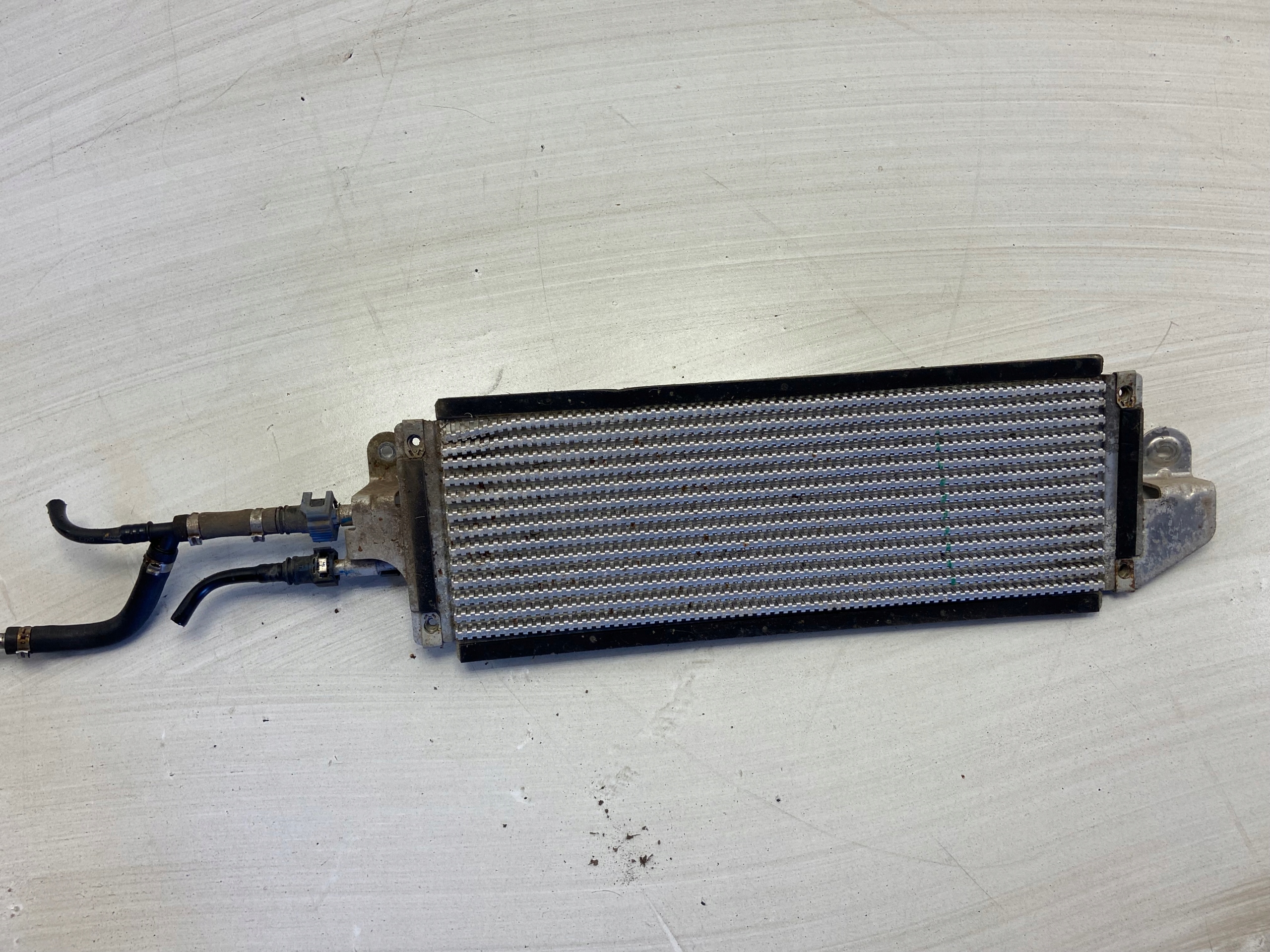 JAGUAR F-PACE 2.0D CHŁODNICZKA PALIWA HK839 N103 AB