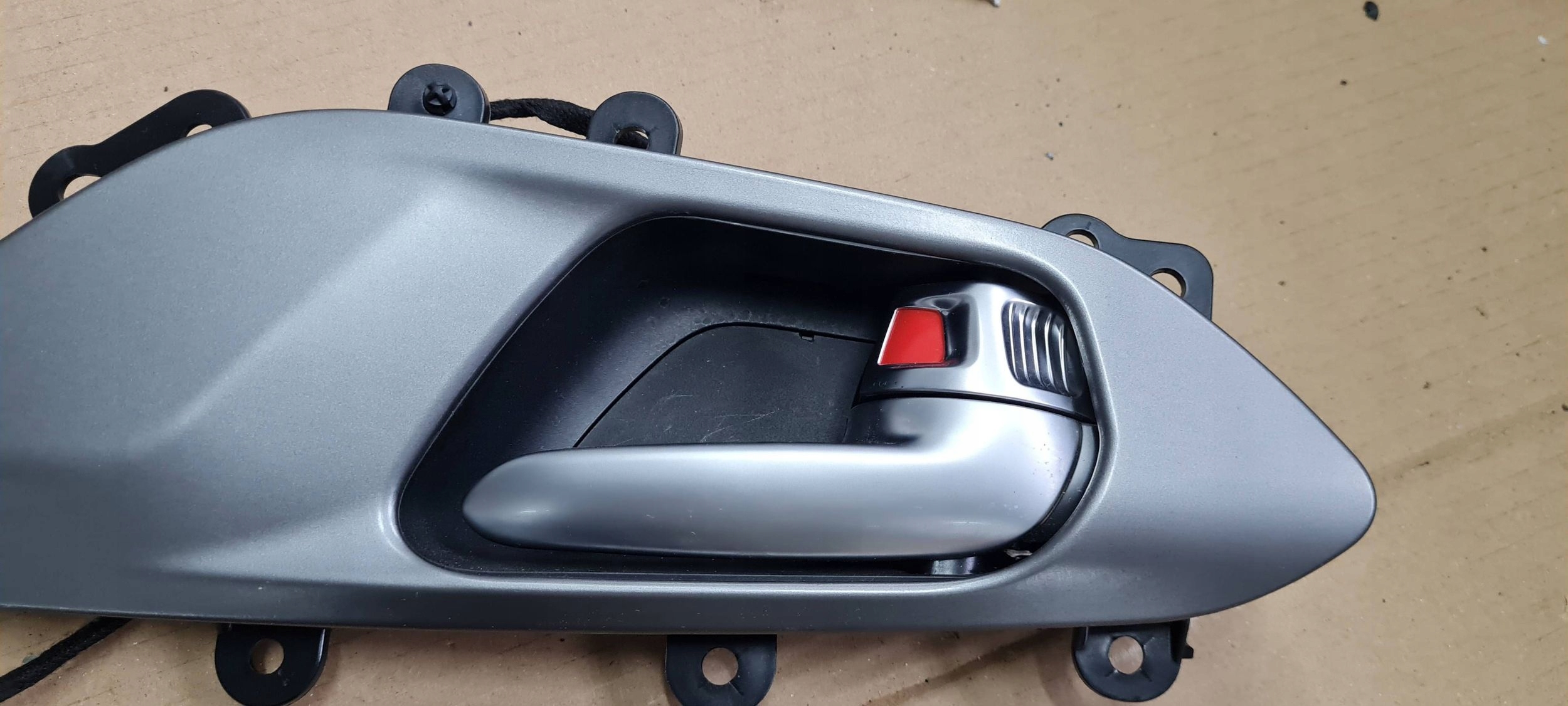 Chrysler Pacifica 2022 handle WEWNTRZNA door right right front 5RU76TRMAE