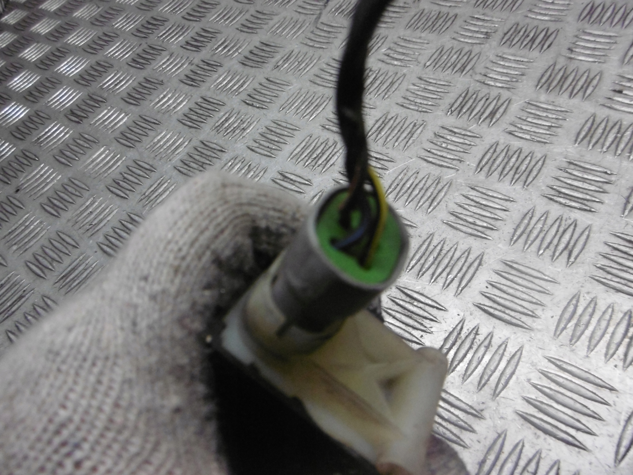 ZAMEK DRZWI LEWY TYŁ OPEL OMEGA B Typ samochodu Samochody osobowe