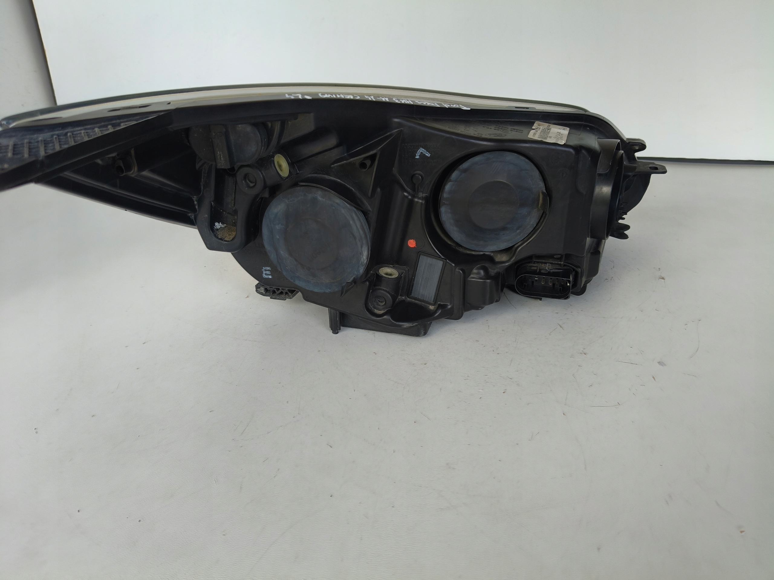 light left REFLEKTOR FORD FOCUS MK3 11-14 CIEMNA